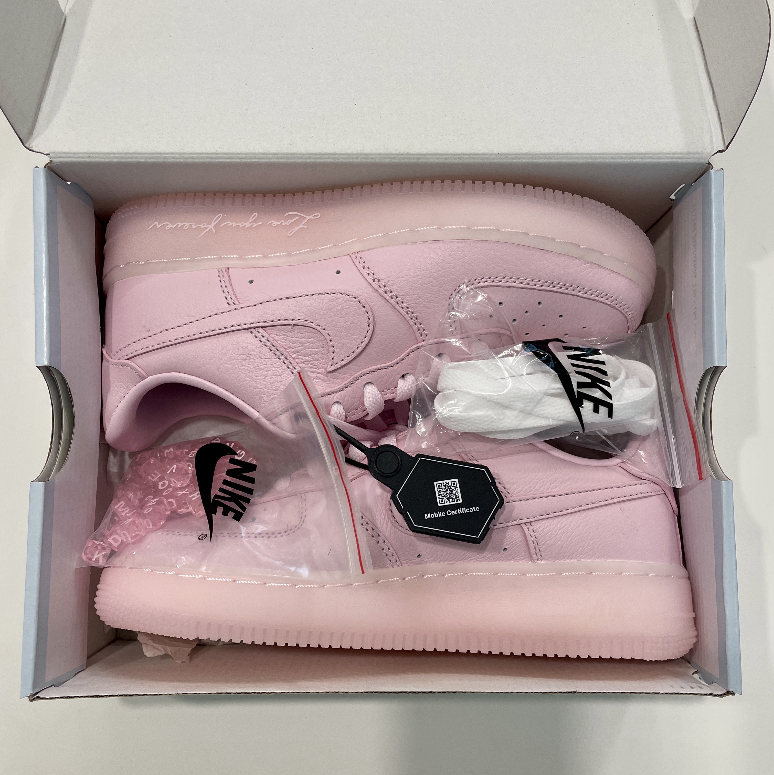 (GS) Nike x Drake Nocta Air Force 1 Low SP Certified Lover Boy Pink Foam 착용 스타일 - 1