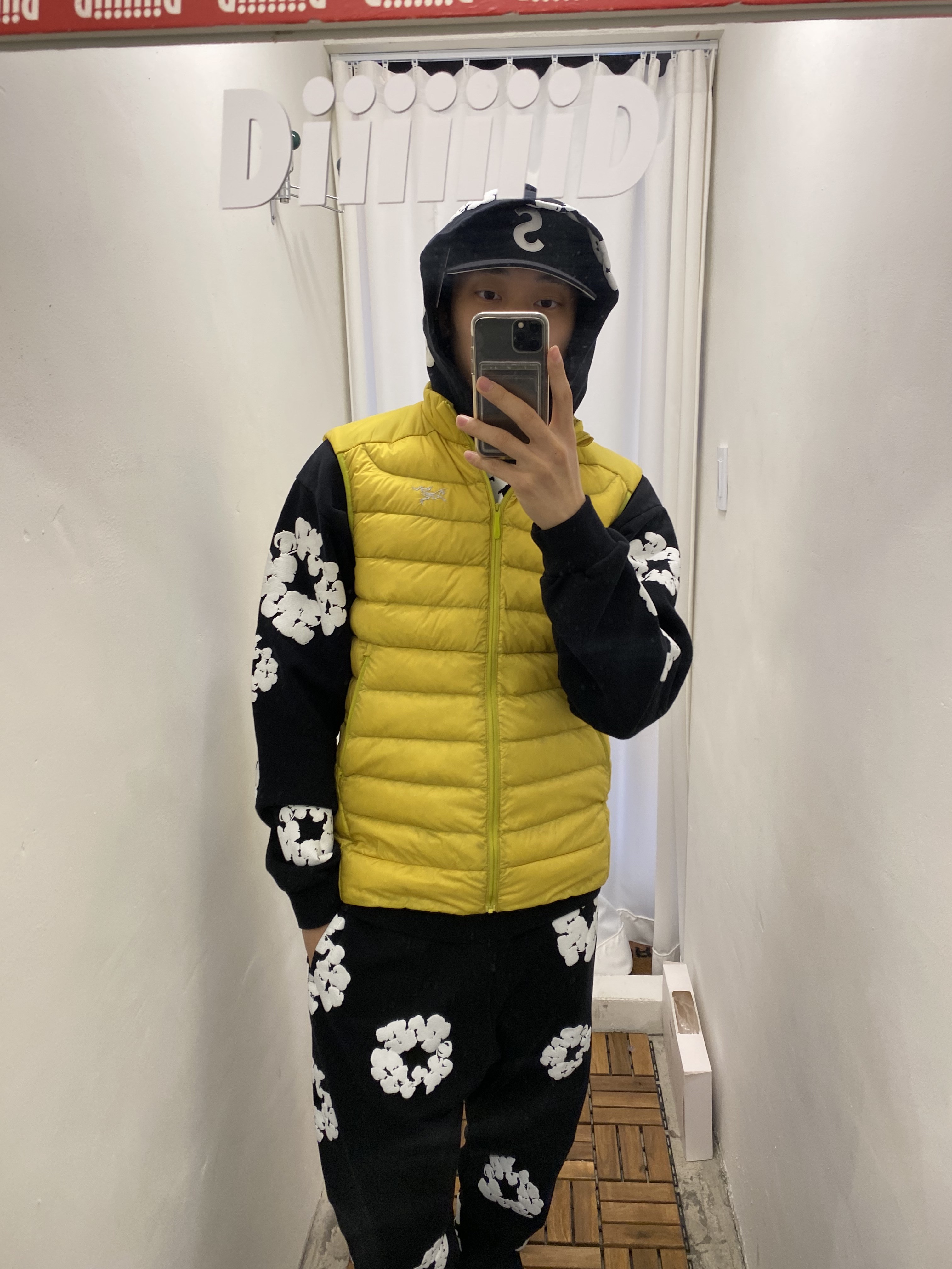 Denim Tears The Cotton Wreath Sweatshirt Black, Denim Tears The Cotton Wreath Sweatpants Black 착용 스타일 - 7