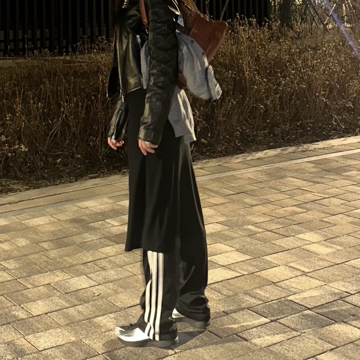 (W) Nike Air Superfly Metallic Silver and Black 착용 스타일