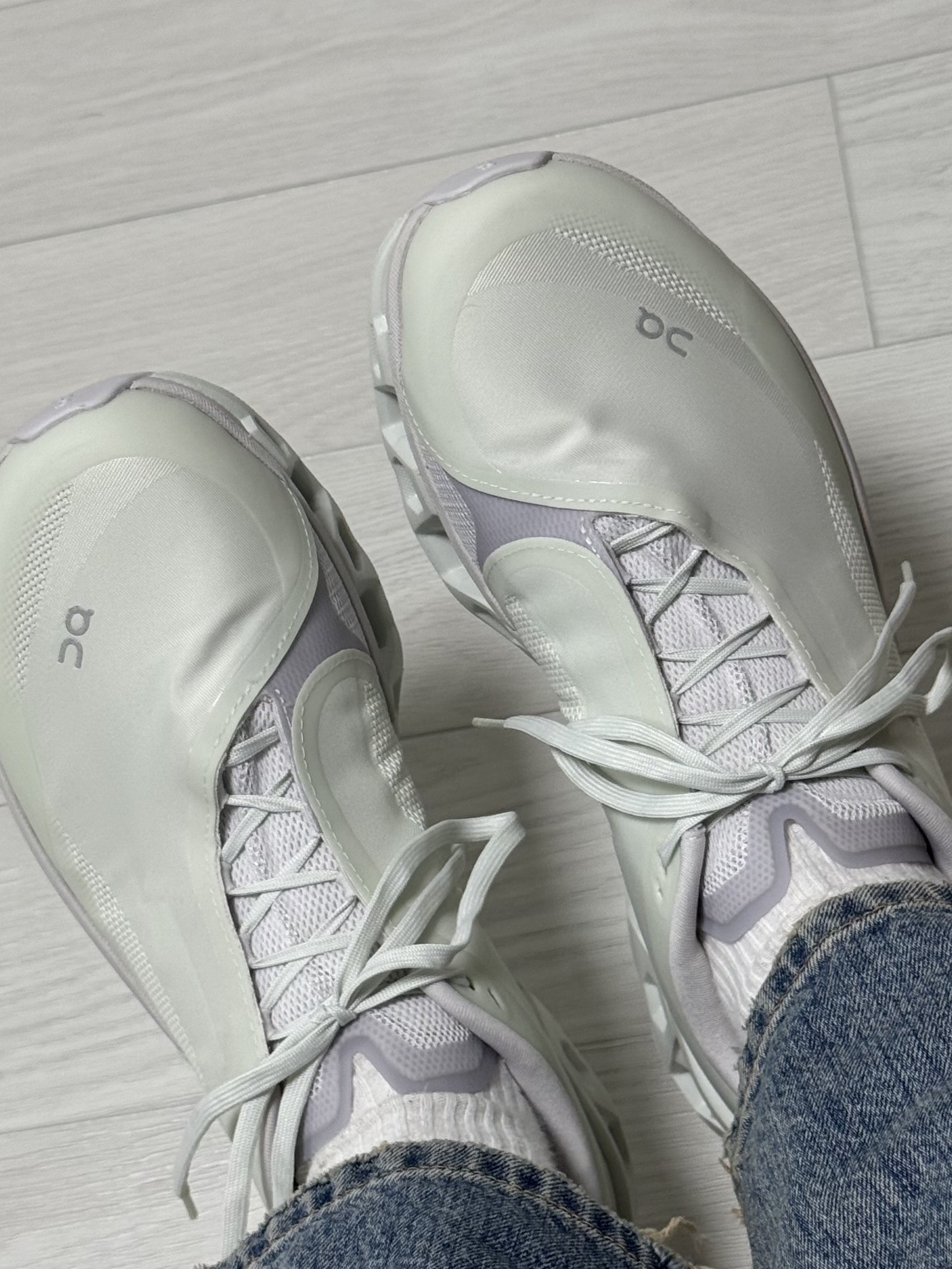 On Running x Post Archive Faction (Paf) Cloudmonster 2 Vapor Frost 착용 스타일 - 3