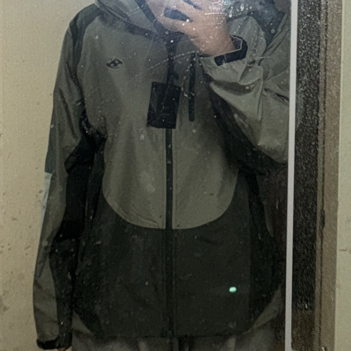 Sansan Gear 2.5L Jacket Warm Grey 착용 스타일