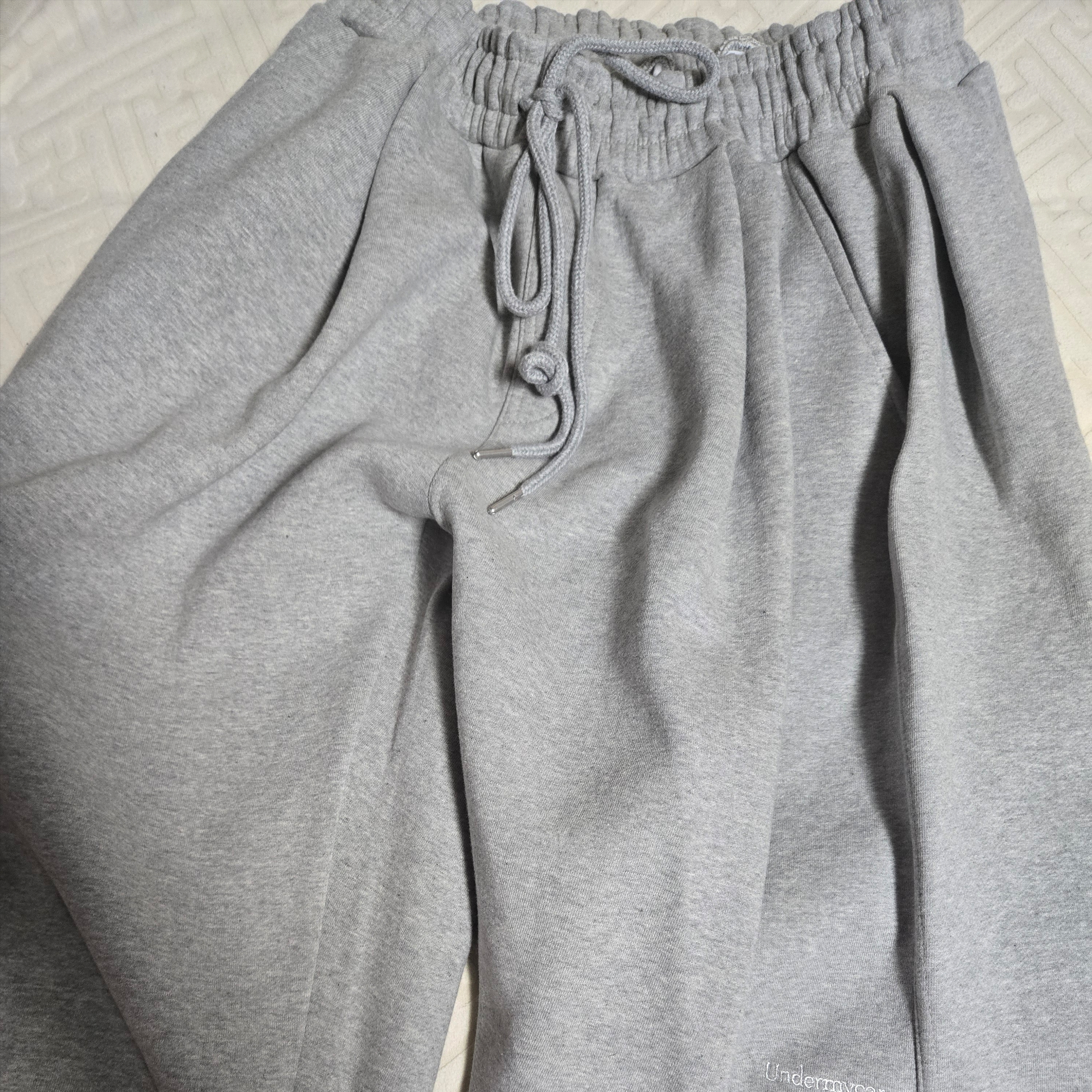Undermycar Mu.03 Anti Fxxking Logo Play Oversized Sweat Jogger Melange Gray 착용 스타일