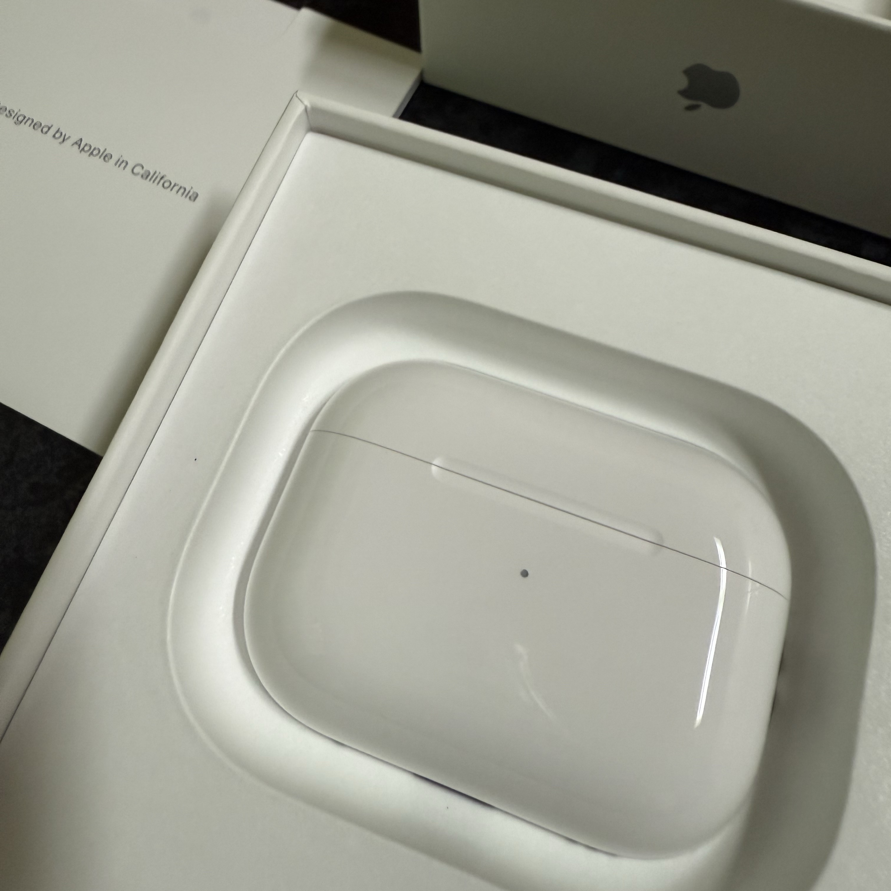 Apple Airpods Pro 2nd Gen with MagSafe Charging Case USB C (Korean Ver.) 착용 스타일 - 1
