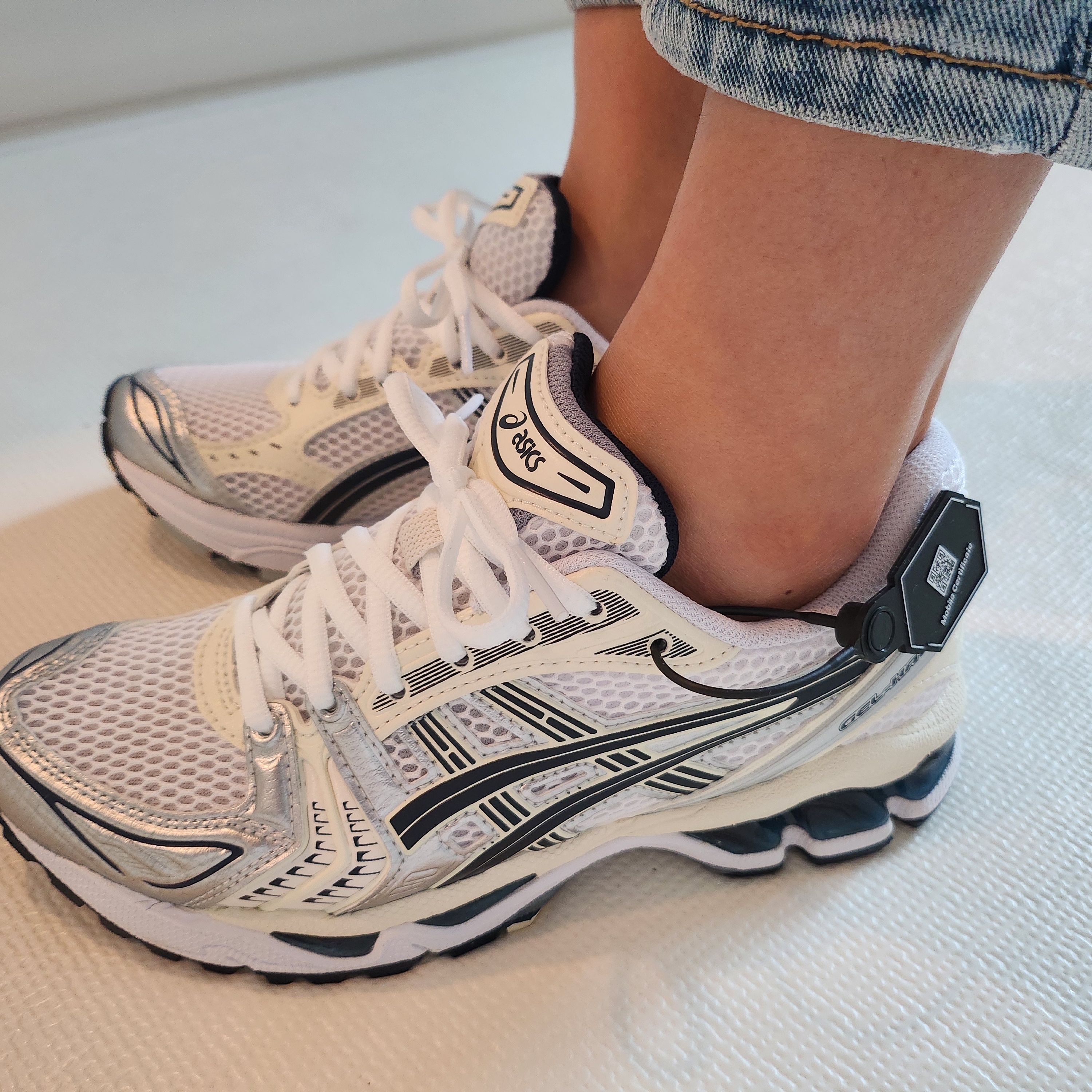 (W) Asics Gel-Kayano 14 White Midnight 착용 스타일