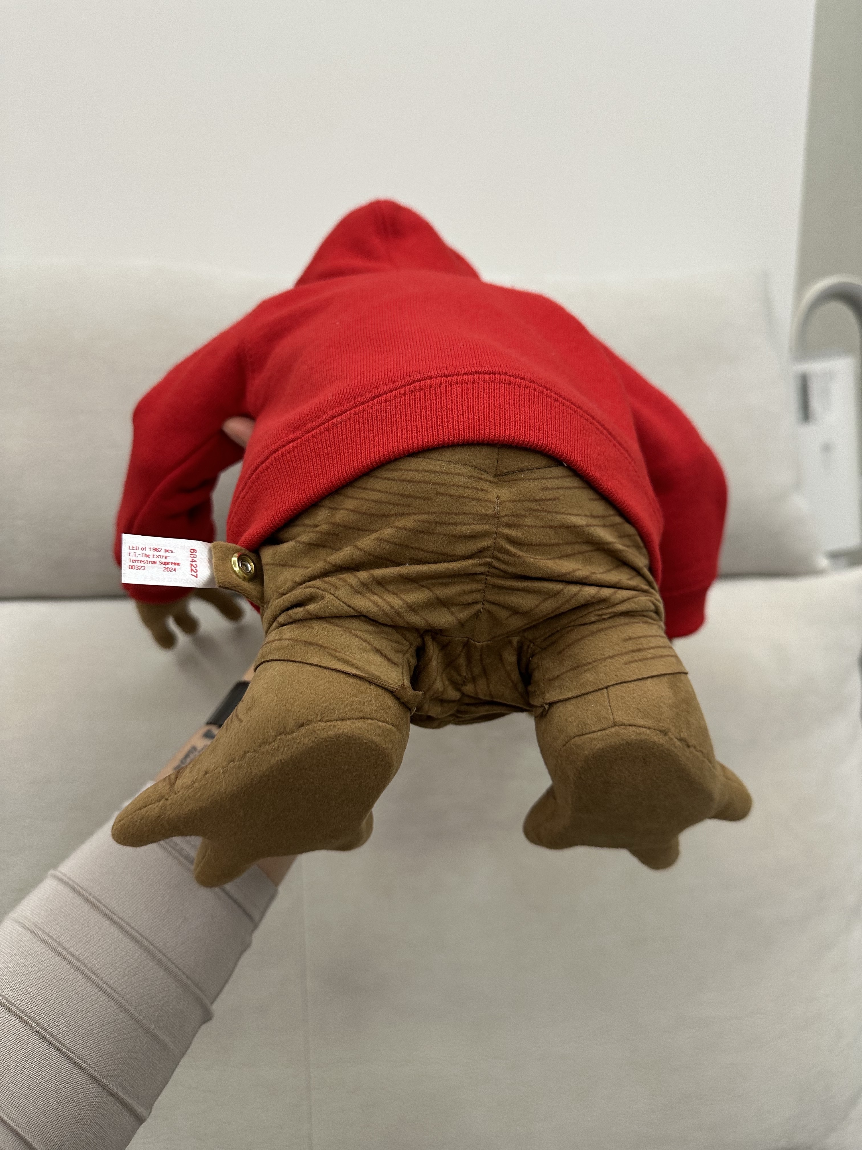 Supreme x Steiff ET Multicolor - 25SS 착용 스타일 - 2