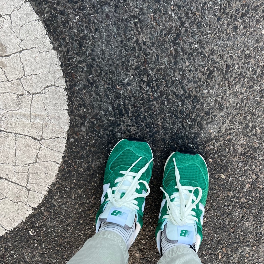 New Balance 574 Heritage Grass Green 착용 스타일