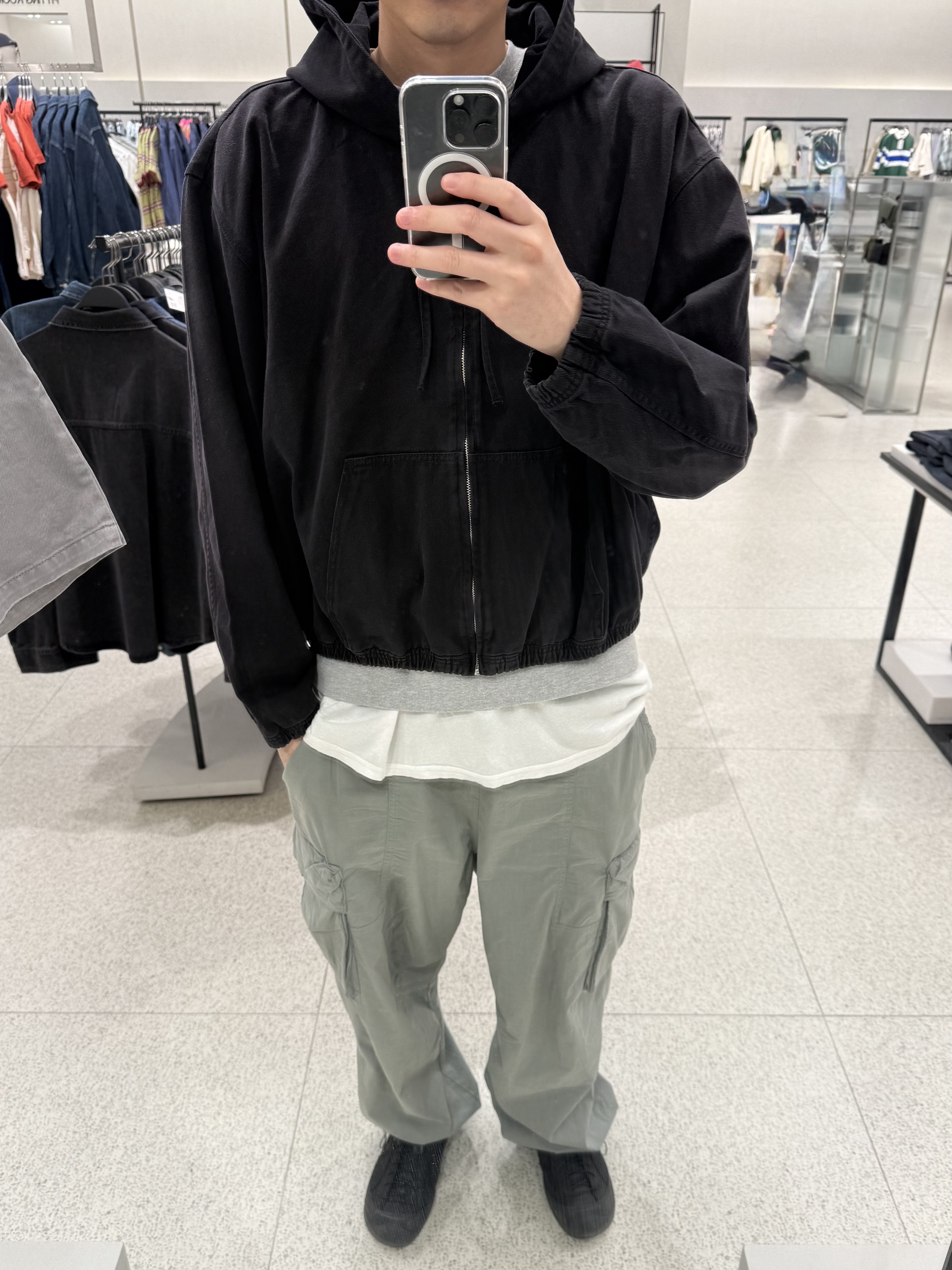Keen Jasper Rocks SP Sneakers Black, Supreme Hanes Tagless T-Shirt White (3 Pack) 착용 스타일