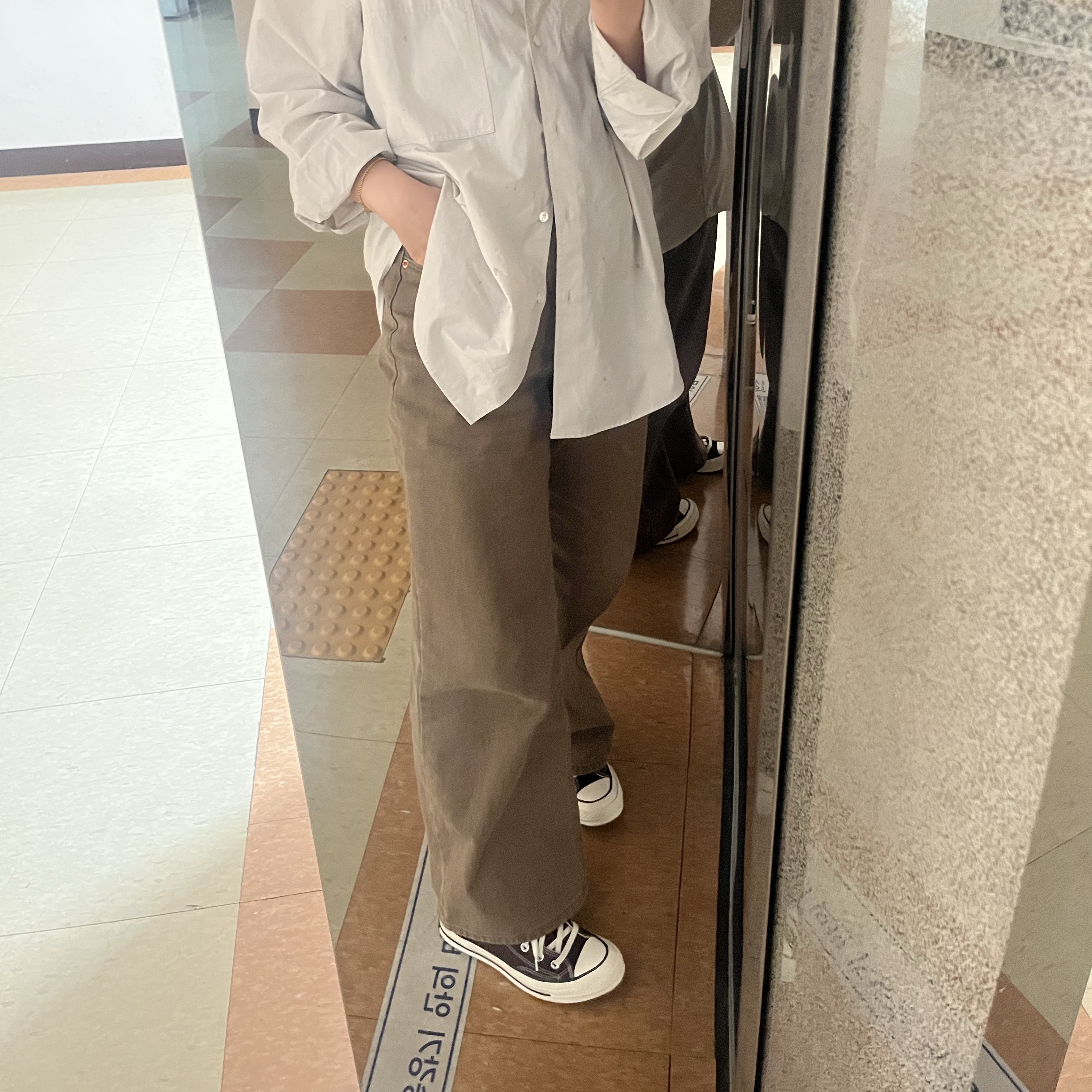 아디다스 x 송 포 더 뮤트 컨트리 OG 코어 블랙 크림 화이트, 살로몬 XT-위스퍼 블랙 아스팔트 착용 스타일 - 7