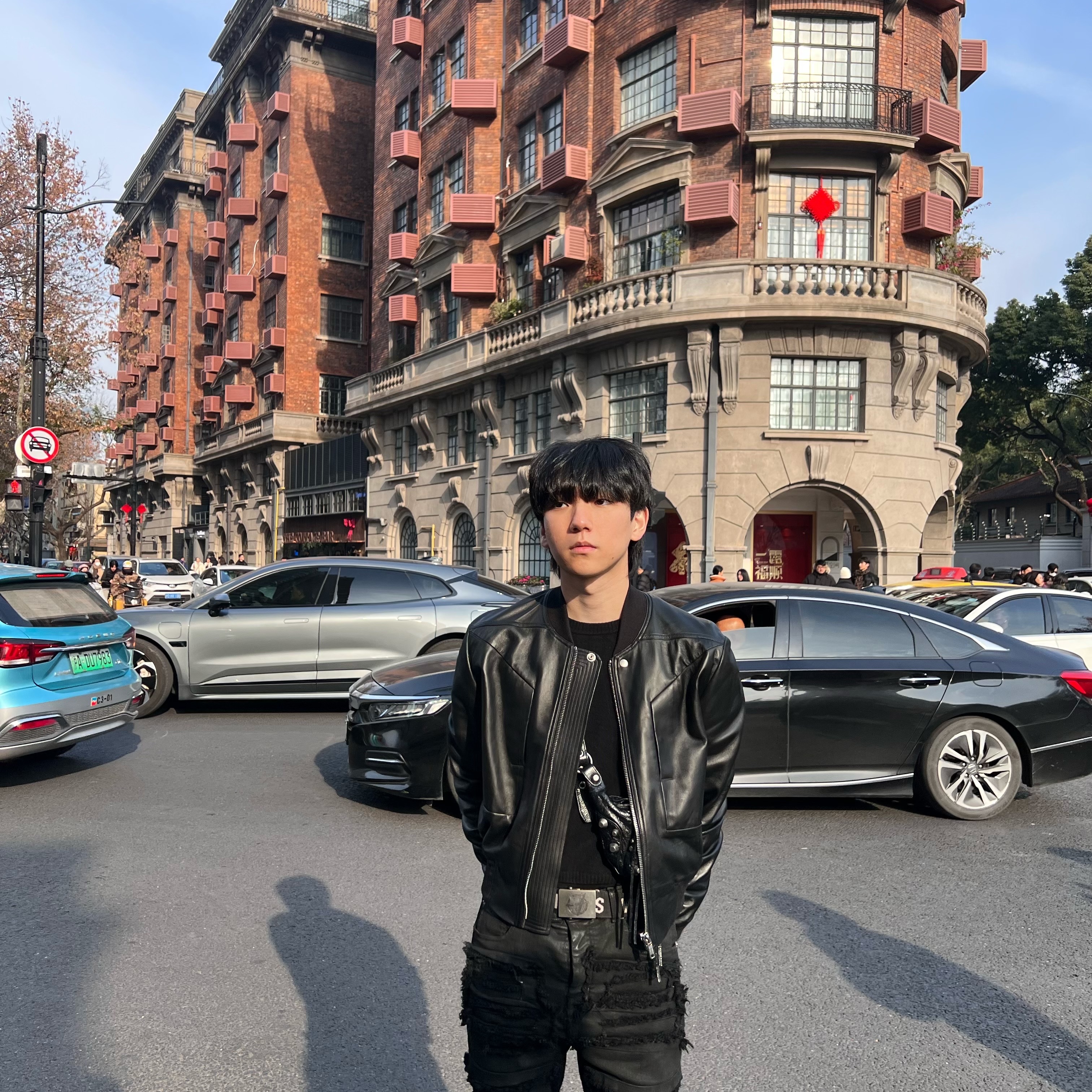Balenciaga Arena Lambskin Aged Silver Hardware Le Cagole Beltbag Black, Dr. Martens x Rick Owens 1460 RO Quad 착용 스타일 - 2