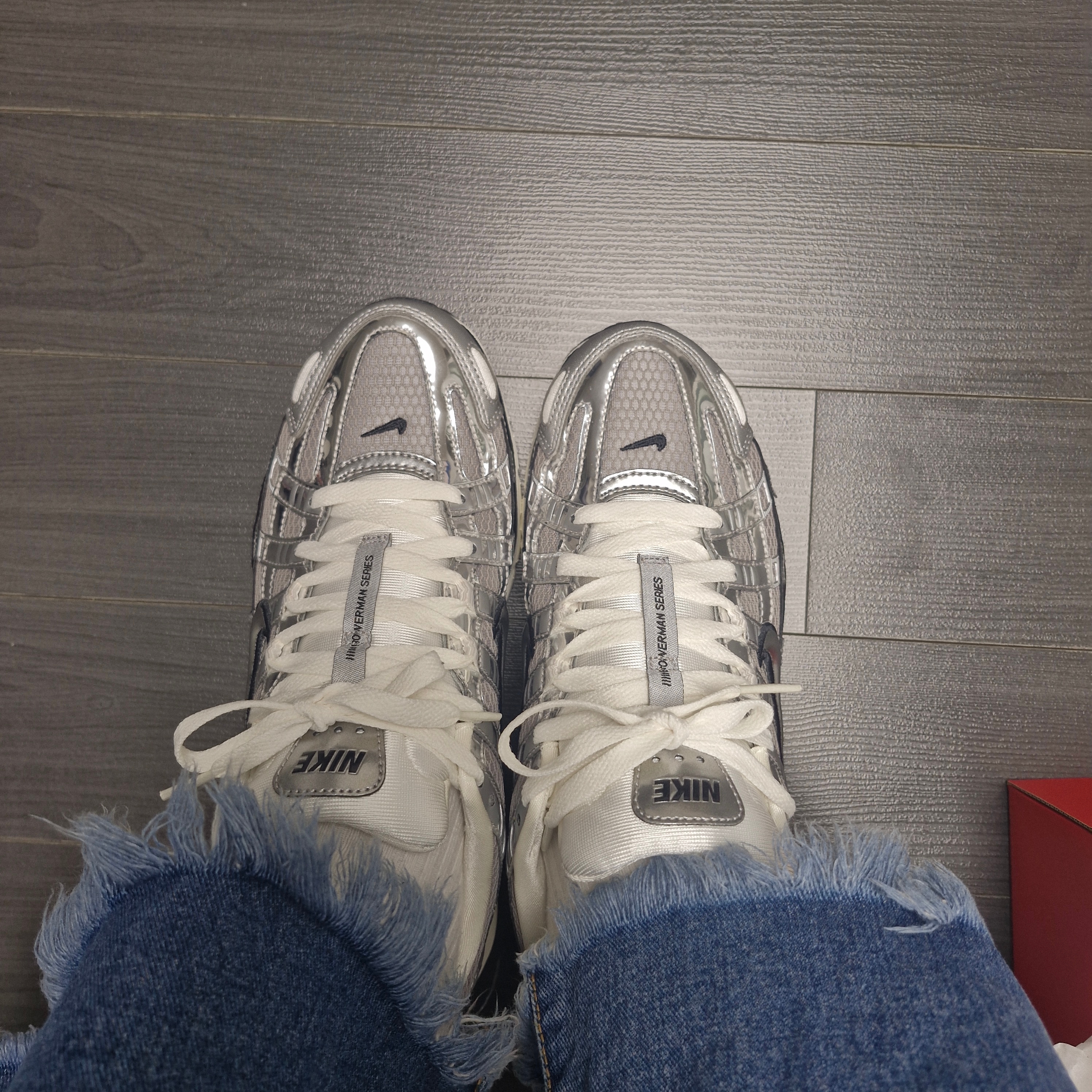 Nike P-6000 Metallic Silver 착용 스타일 - 2