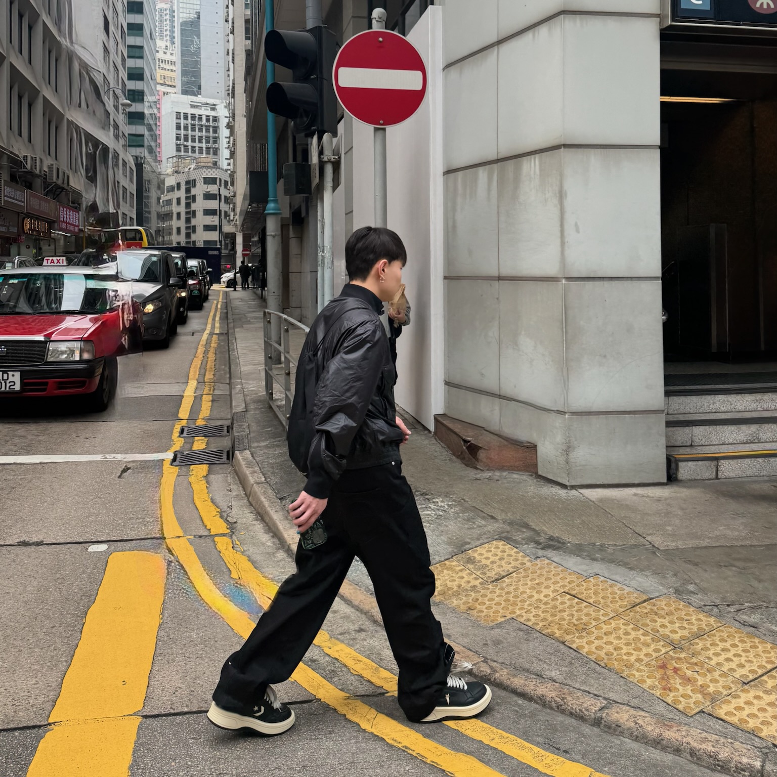 Converse x Drkshdw Turbowpn Black Cream 착용 스타일 - 1