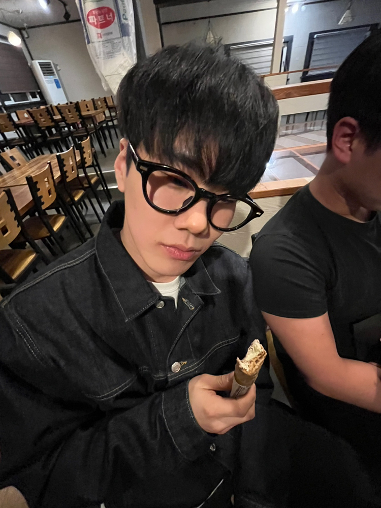 KREAM 프로필 이미지