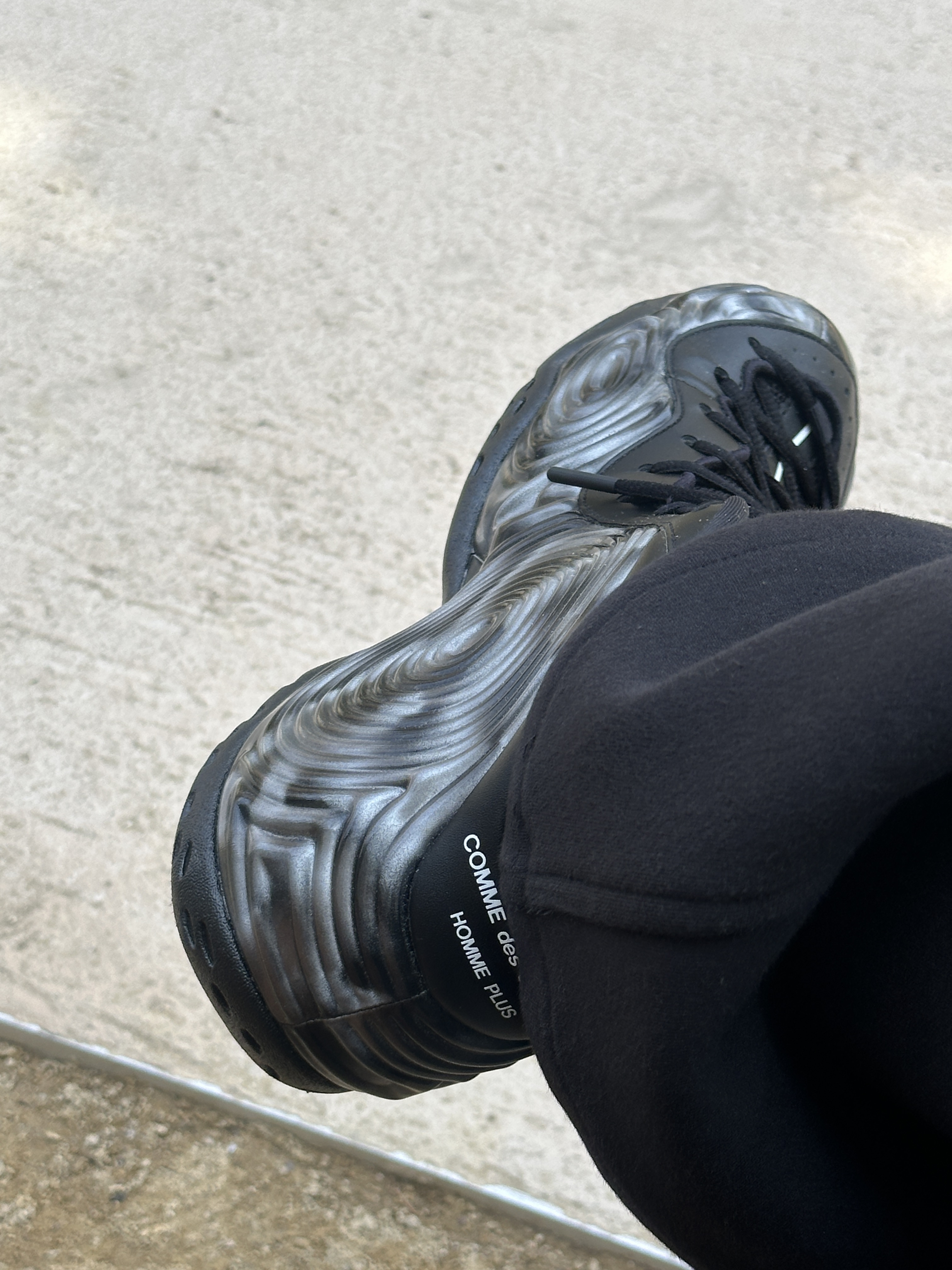Nike x Comme des Garcons Homme Plus Air Foamposite One SP Black White 착용 스타일 - 2