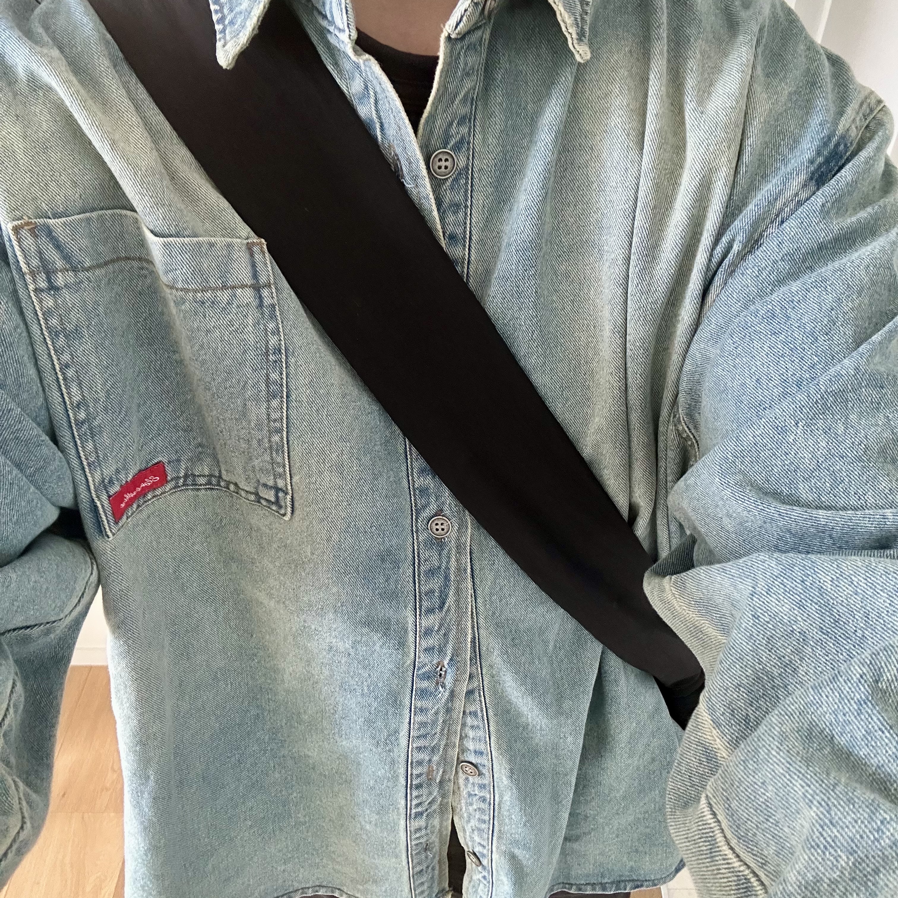 SLOW RECORD HOUSE Vintage Red Label Denim Shirts Light Blue, Human Made Graphic T-Shirt #1 2 Black 착용 스타일 - 1