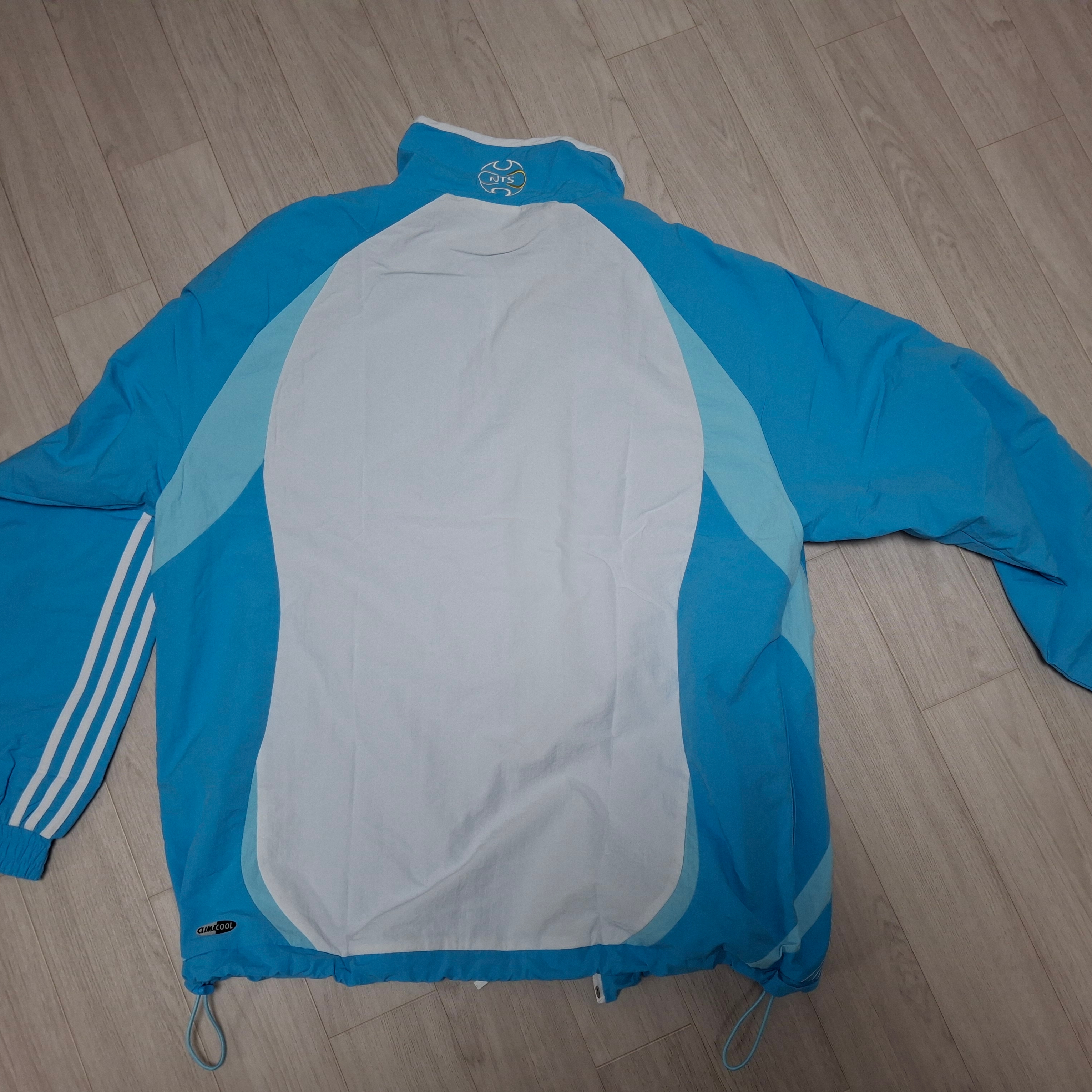 Adidas x NTS Radio Allover Print SST Track Top Sky Rush - US 사이즈 착용 스타일 - 2