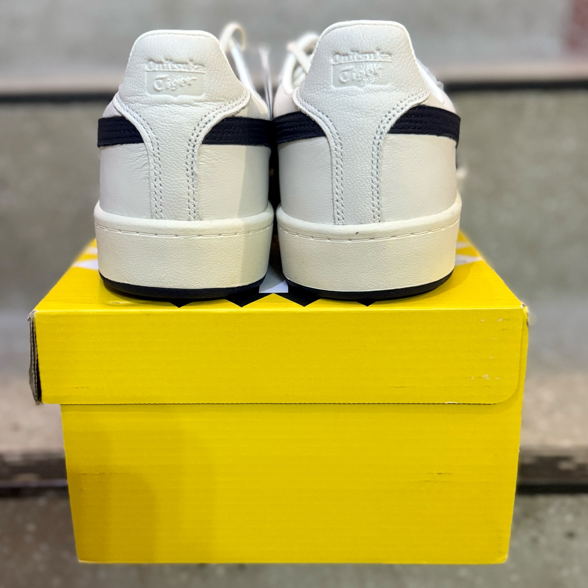 Onitsuka Tiger GSM SD Cream Peacoat 착용 스타일 - 3