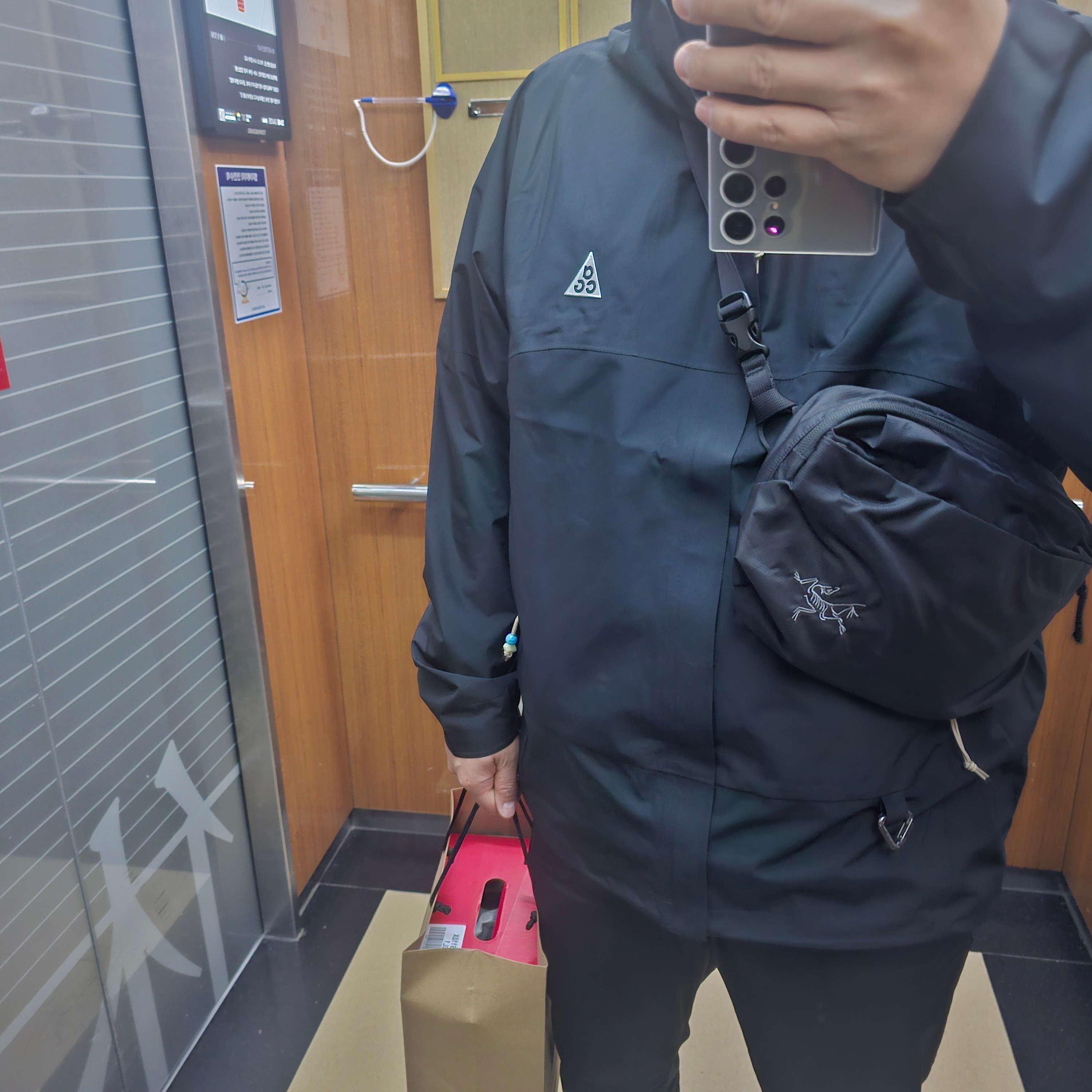 Nike ACG Storm-Fit ADV Cascade Rains Full Zip Jacket Black - Asia 착용 스타일