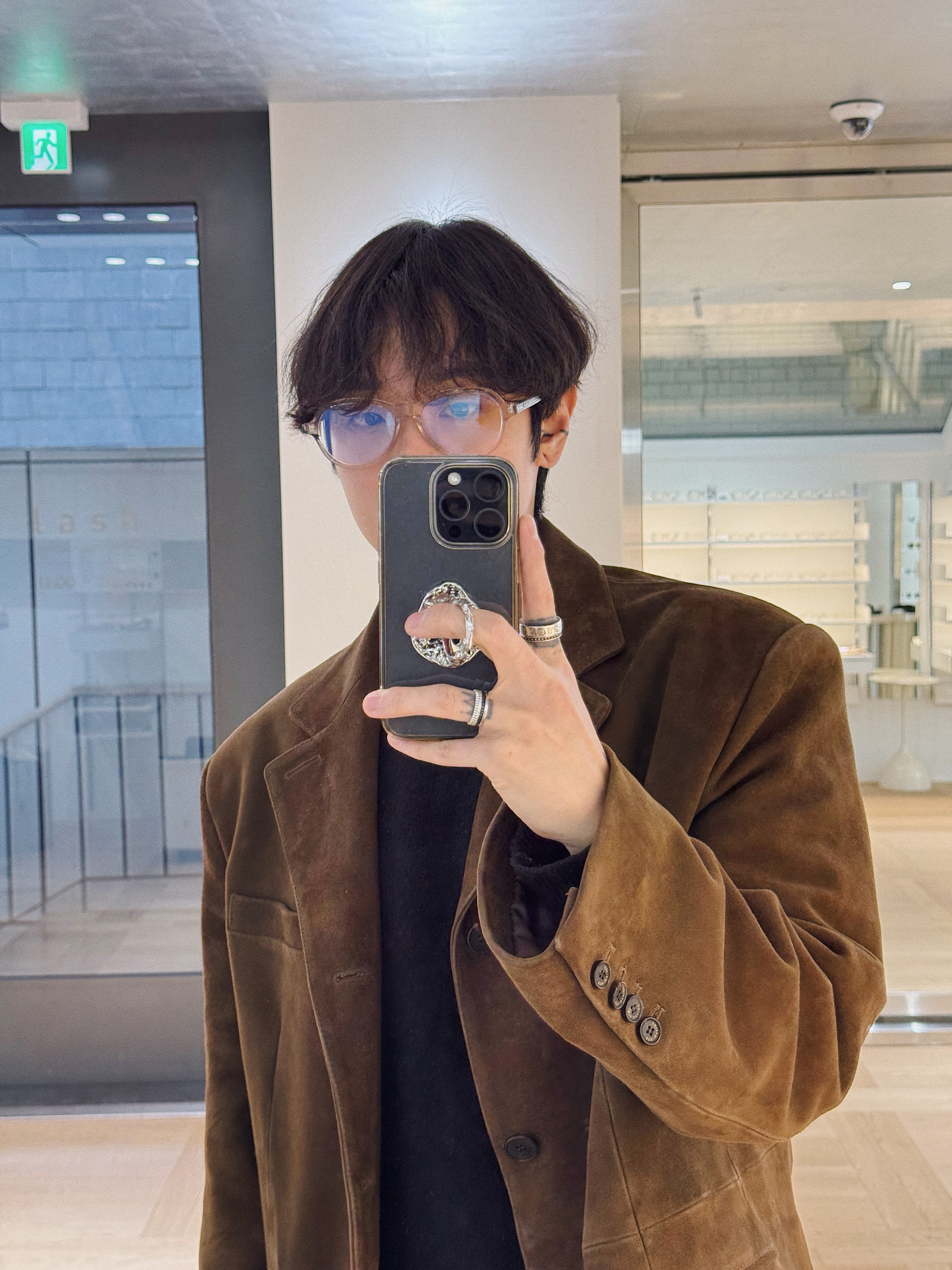 STU Goat Suede Blazer Brown 착용 스타일 - 3