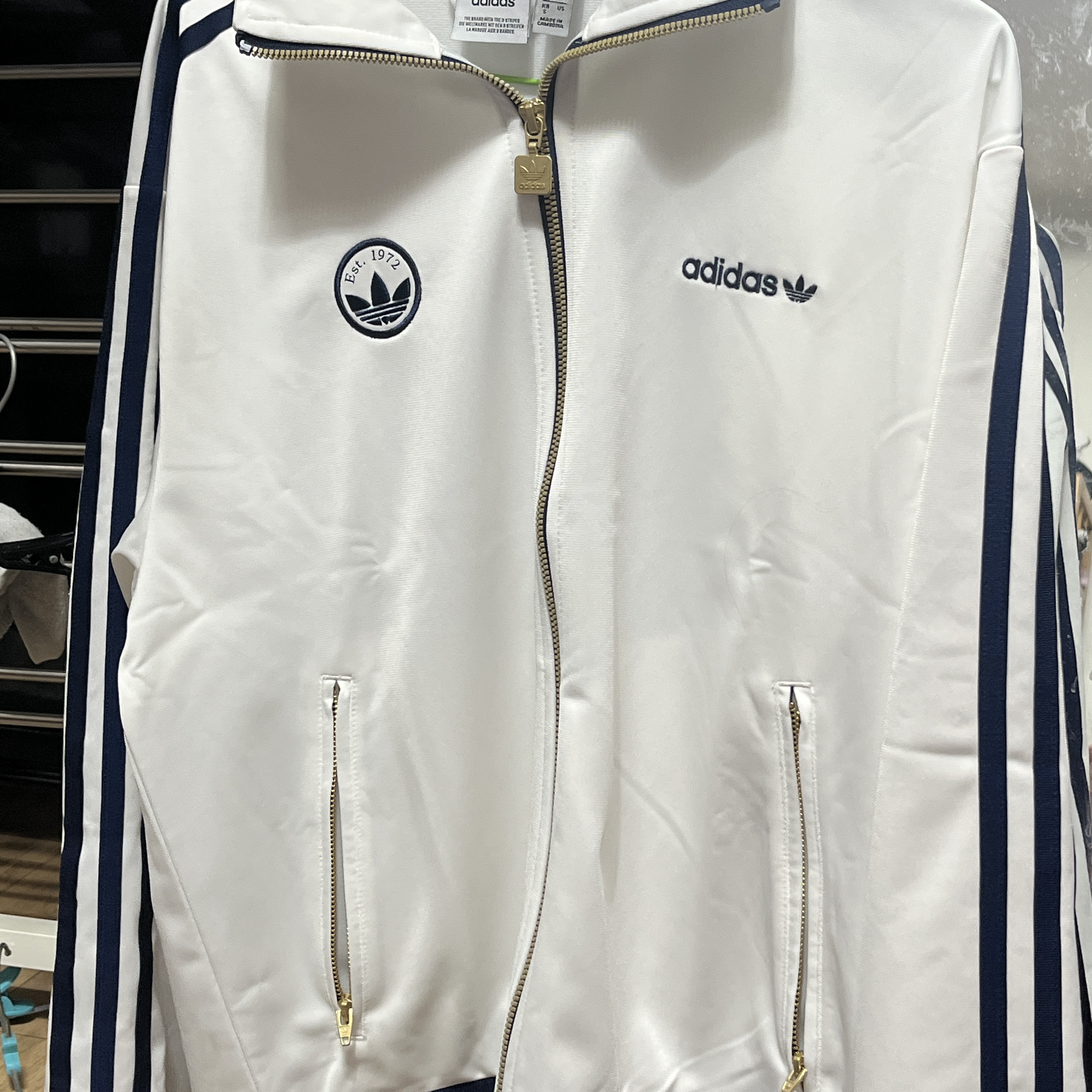 (W) Adidas Firebird Badge Track Top Cloud White - KR Sizing 착용 스타일
