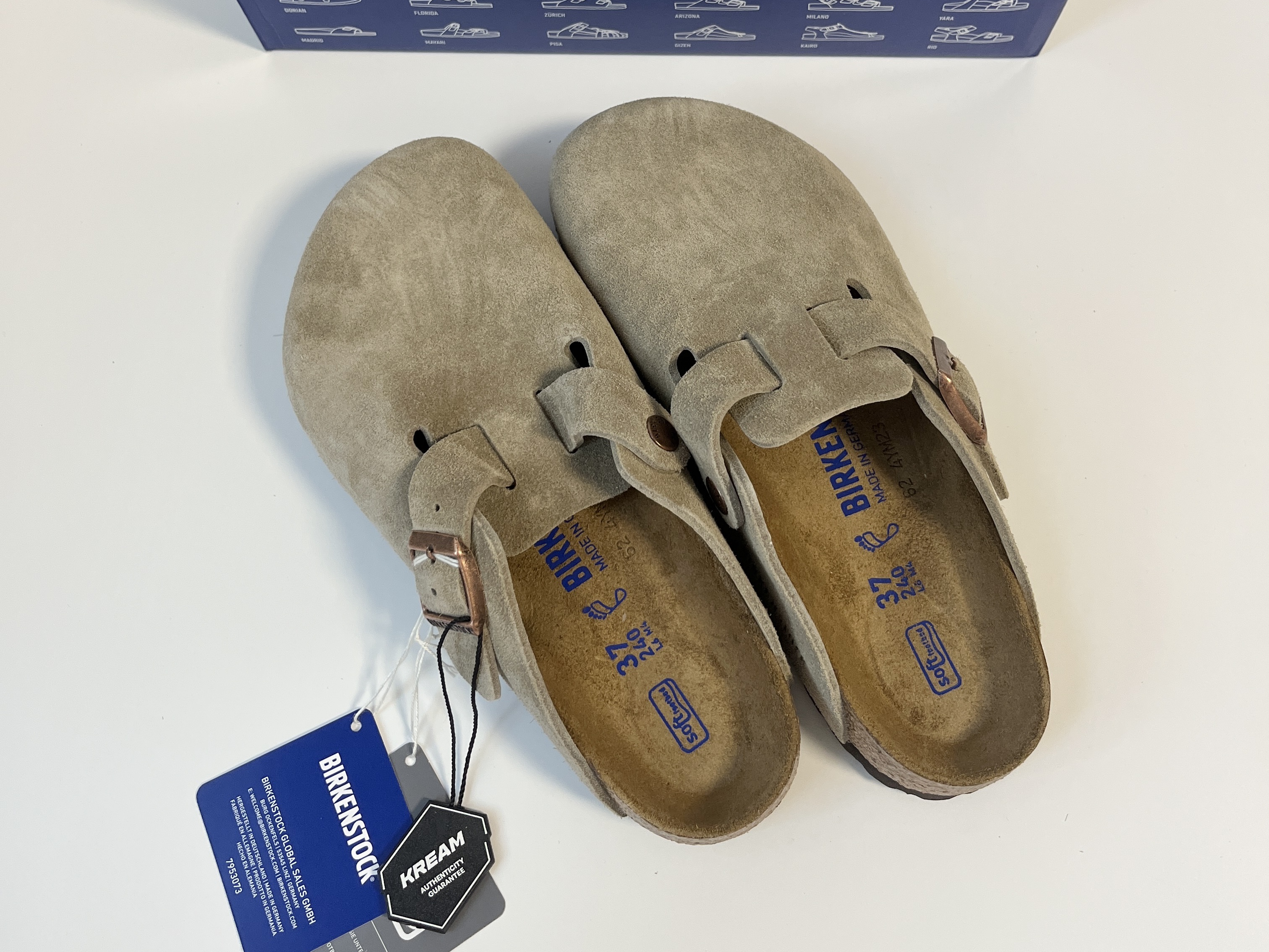 Birkenstock Boston Soft Footbed Taupe - Regular, Birkenstock Gizeh Birko Flor White - Regular 착용 스타일 - 1