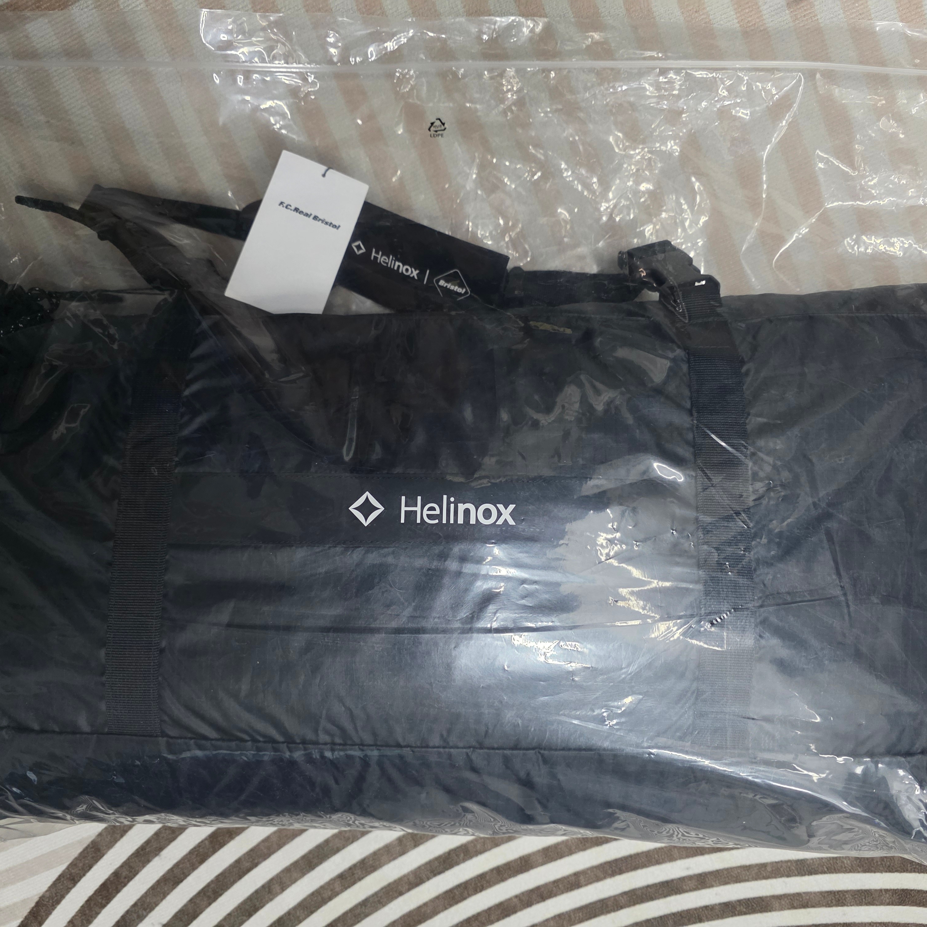 Helinox x FC Real Bristol Royal Box Shade Black 착용 스타일 - 3