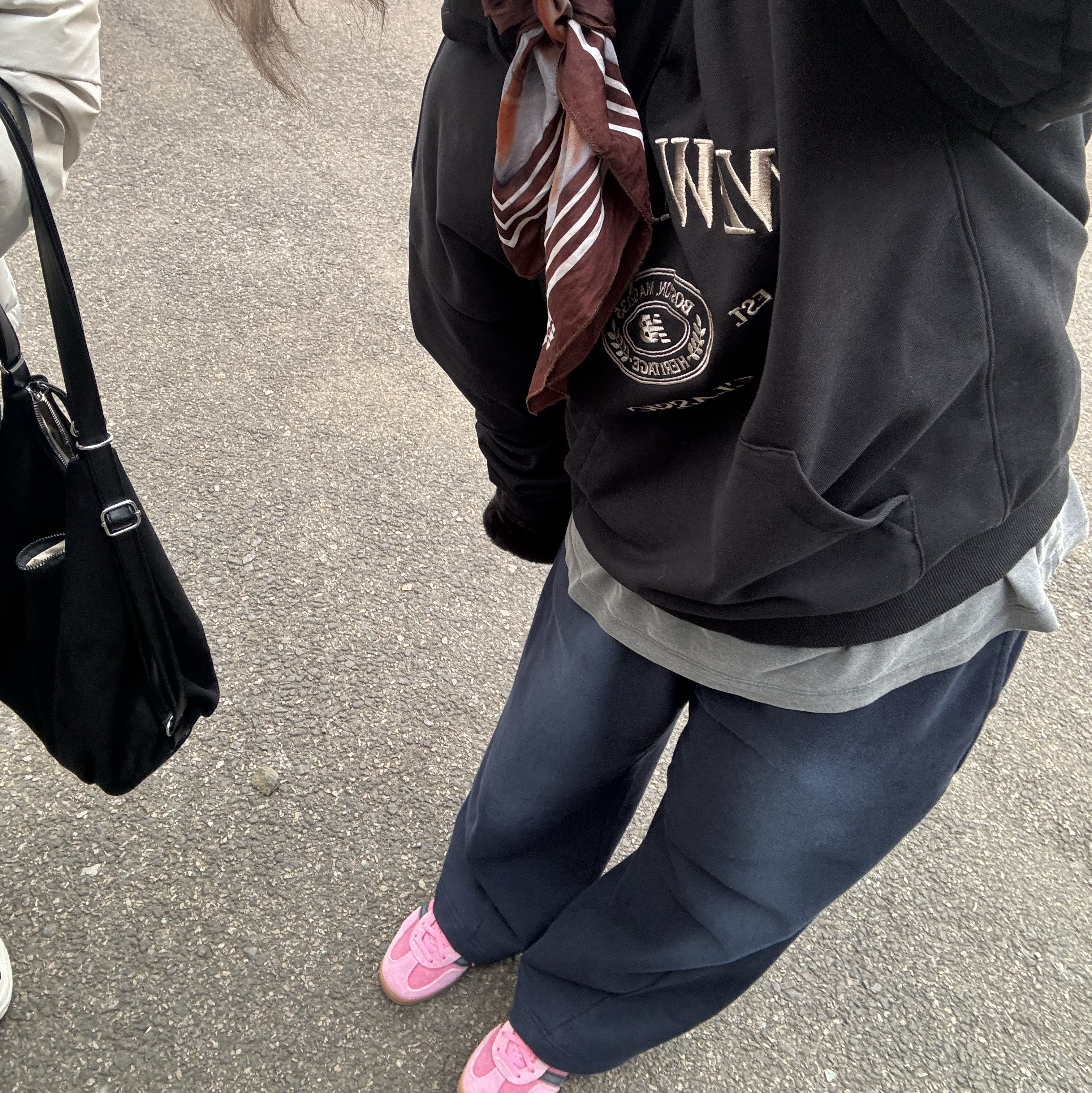 (W) Adidas Gazelle Indoor Bliss Pink 착용 스타일 - 1