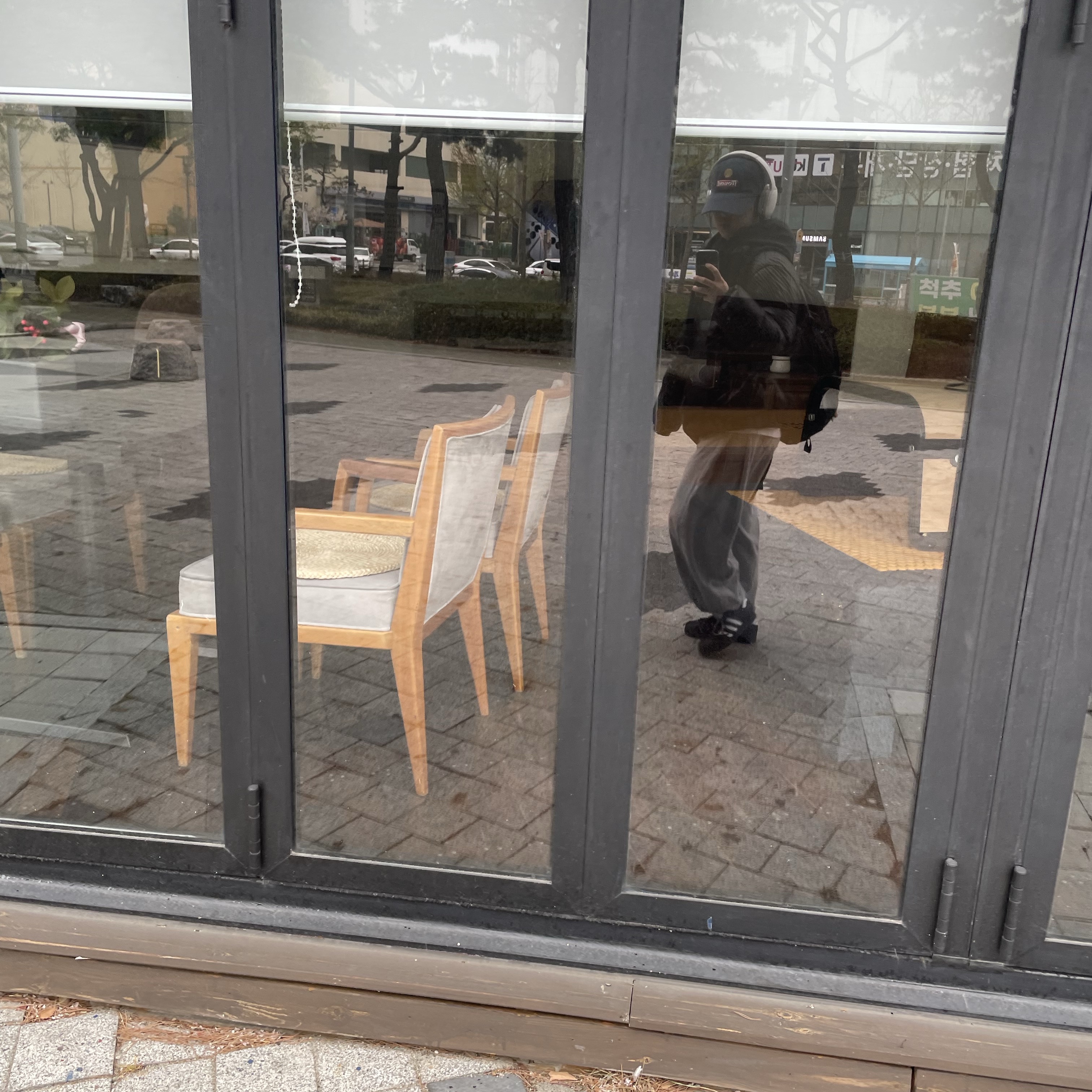 아디다스 슈퍼스타 코어 블랙 화이트, 노스페이스 핫샷 블랙 착용 스타일 - 1