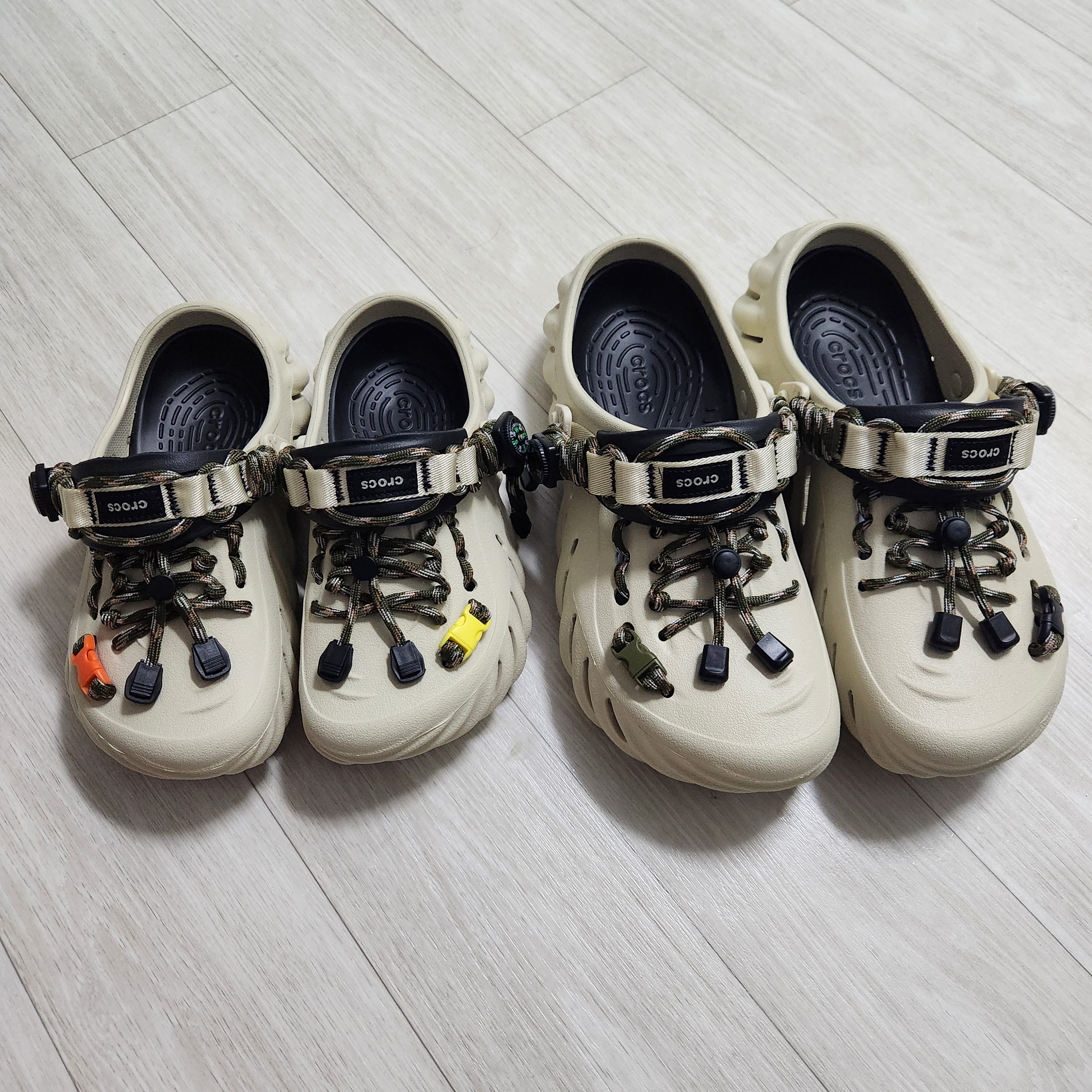 Crocs Echo Clog Bone Black 착용 스타일 - 2