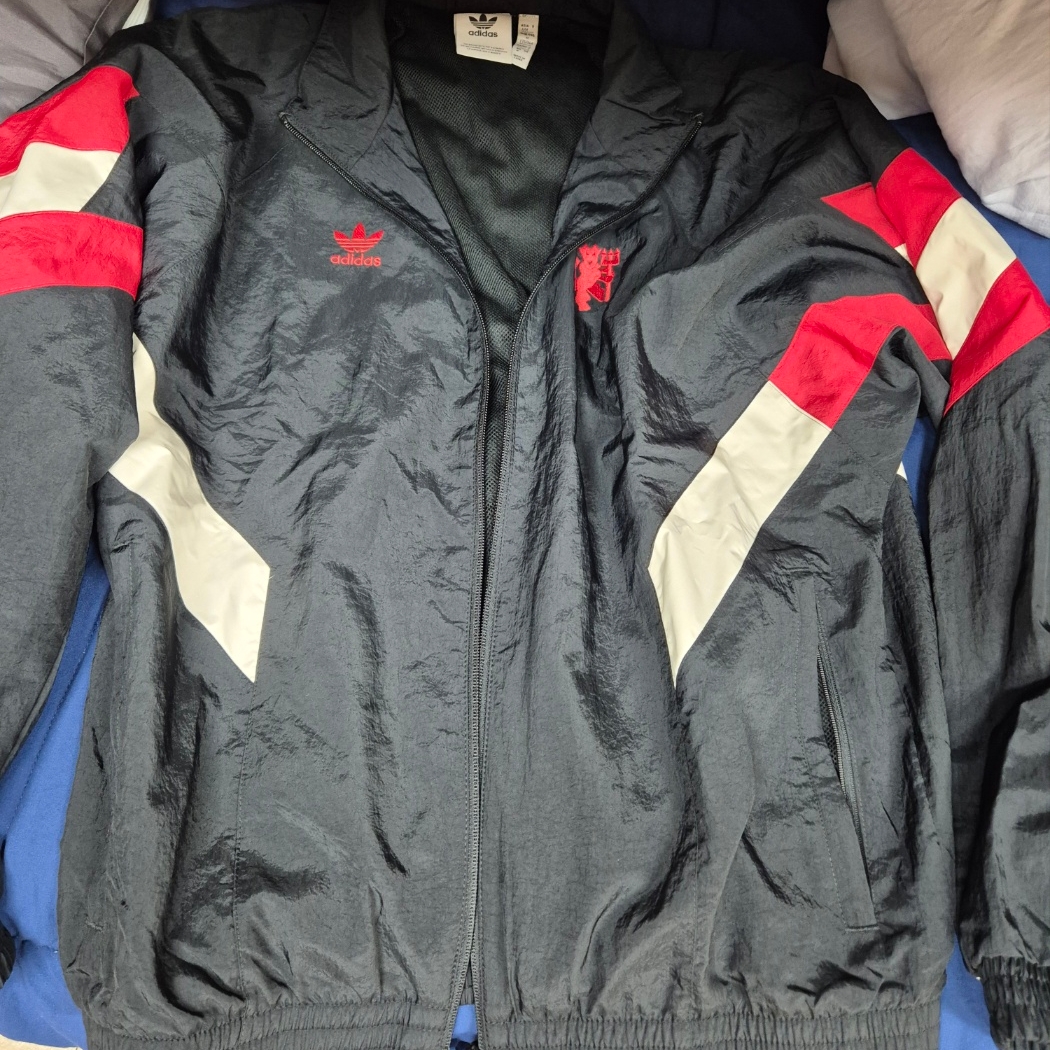 Adidas Manchester United Originals Track Top Black Red - KR Sizing 착용 스타일