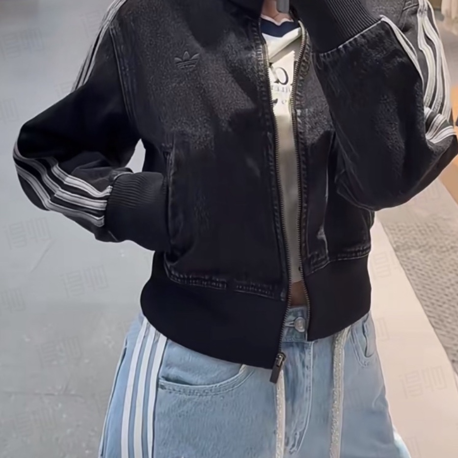 (W) Adidas Adicolor Denim Track Top True Black Denim - KR Sizing 착용 스타일 - 2