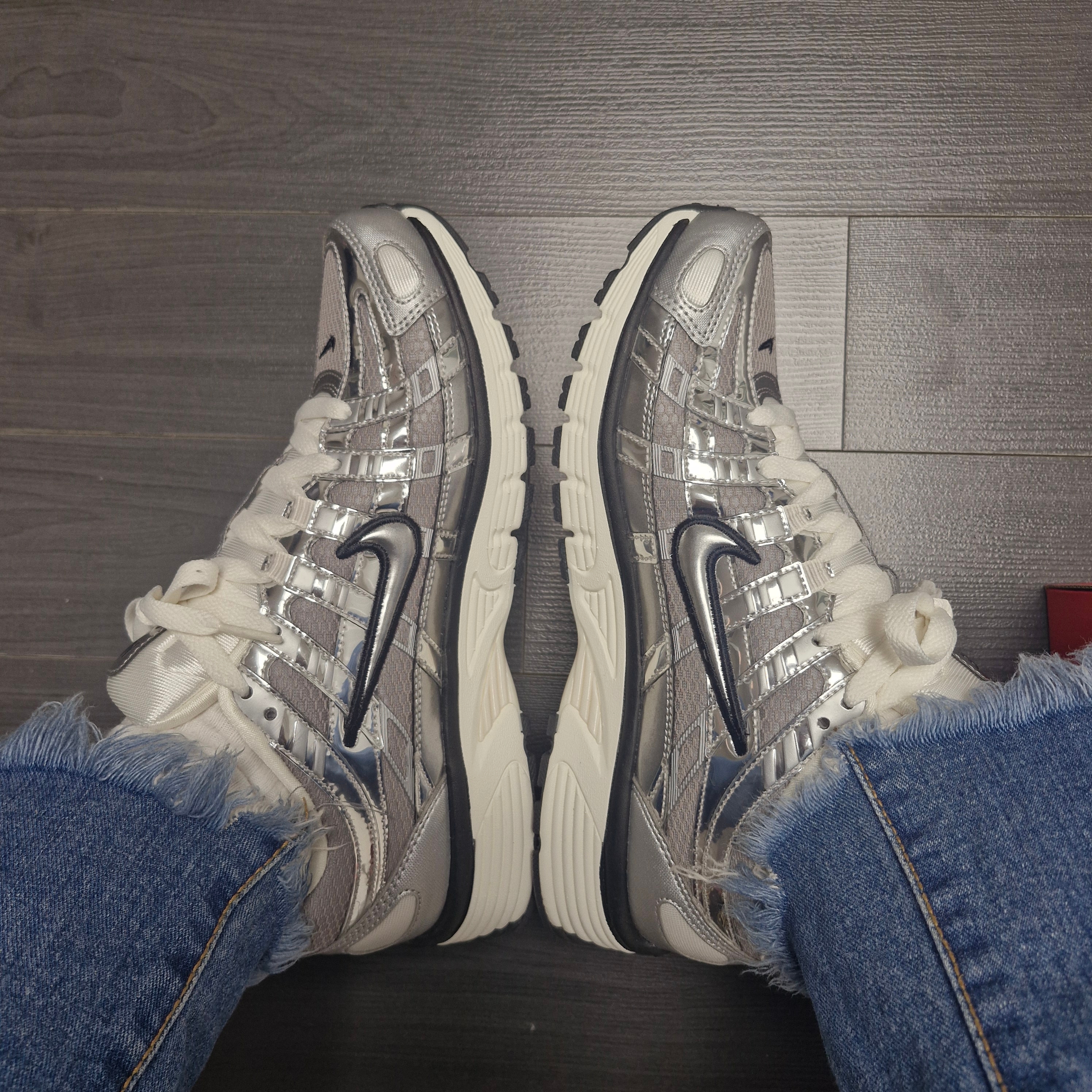 Nike P-6000 Metallic Silver 착용 스타일 - 1