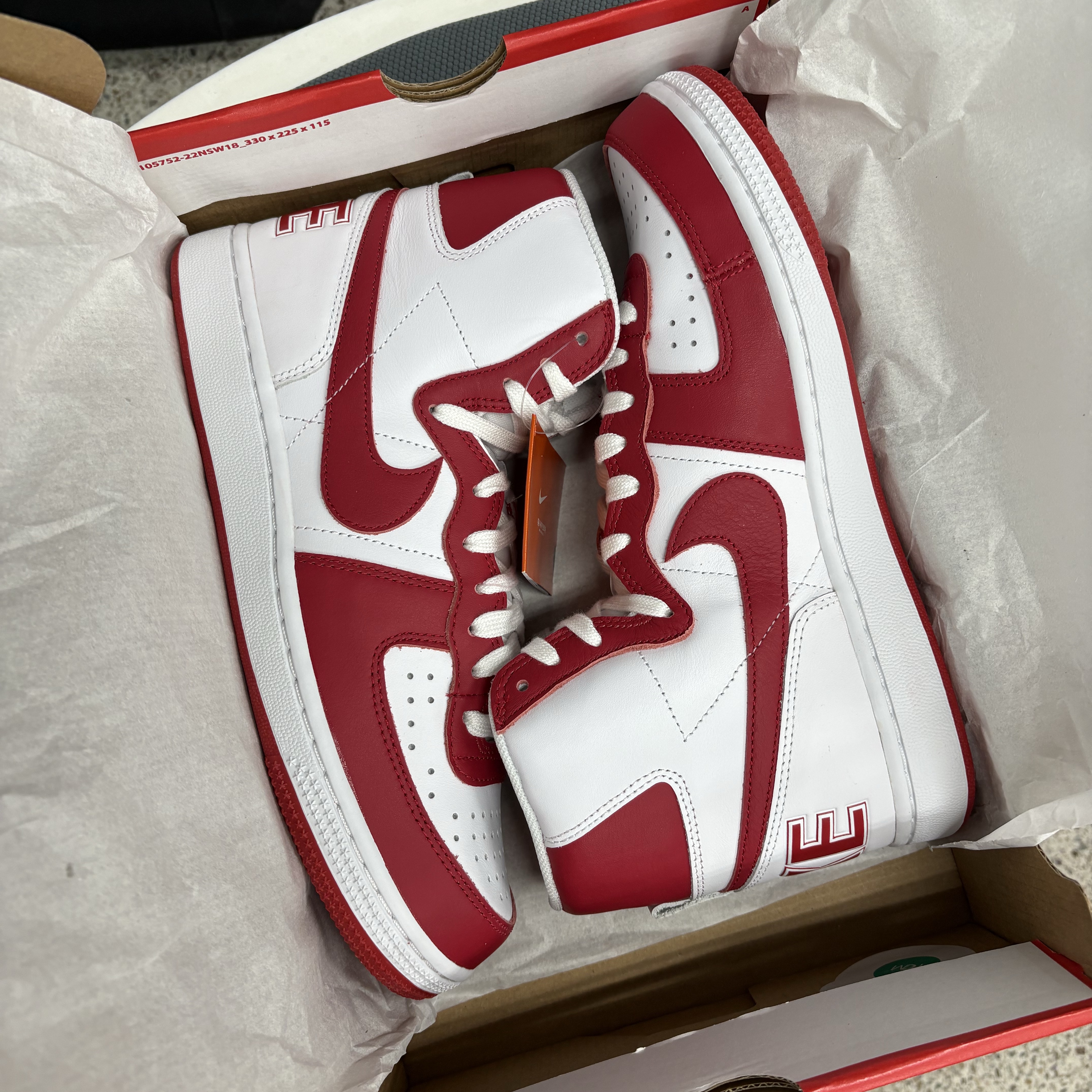 Nike Terminator High University Red and White 착용 스타일 - 2