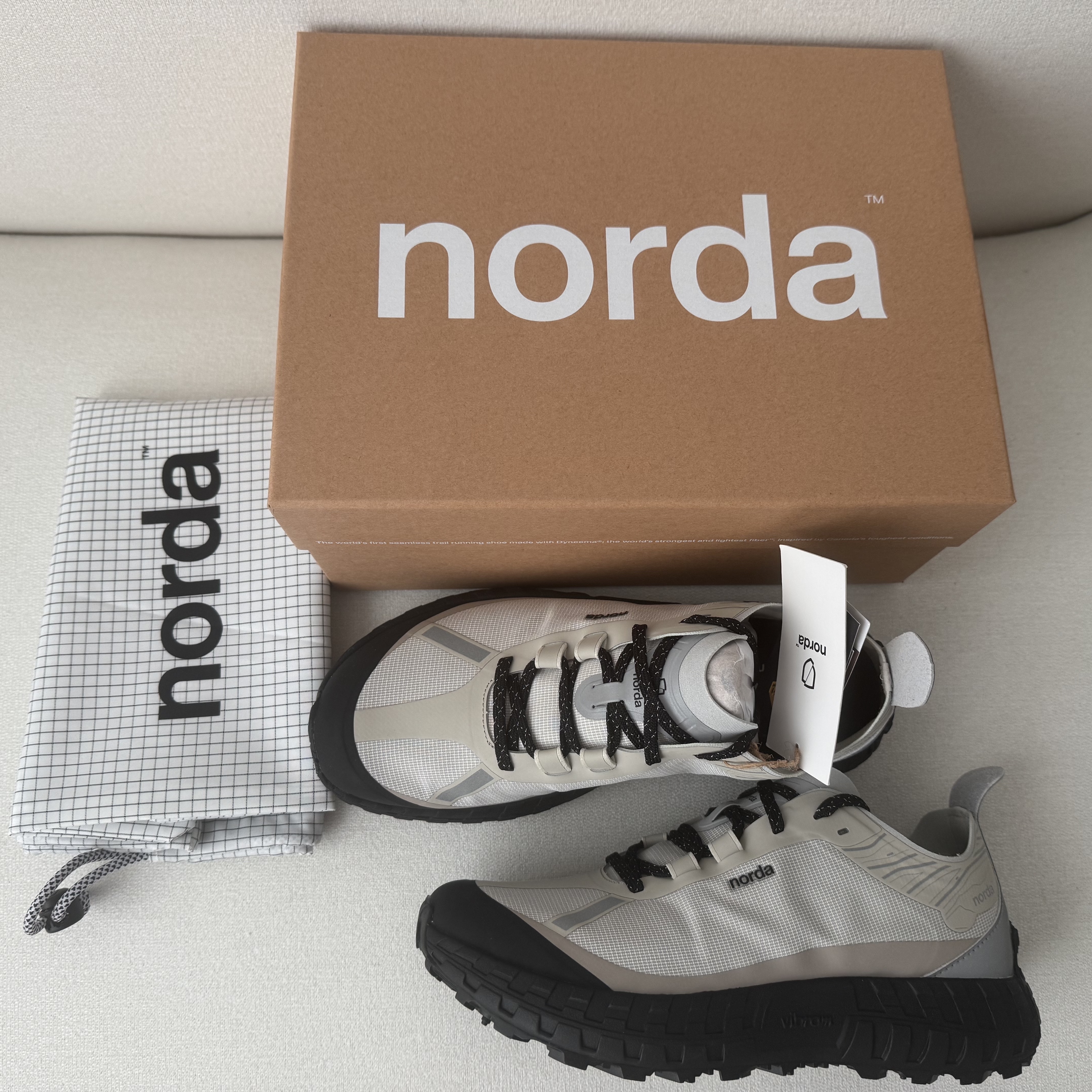 Norda 001/A Cinder 착용 스타일