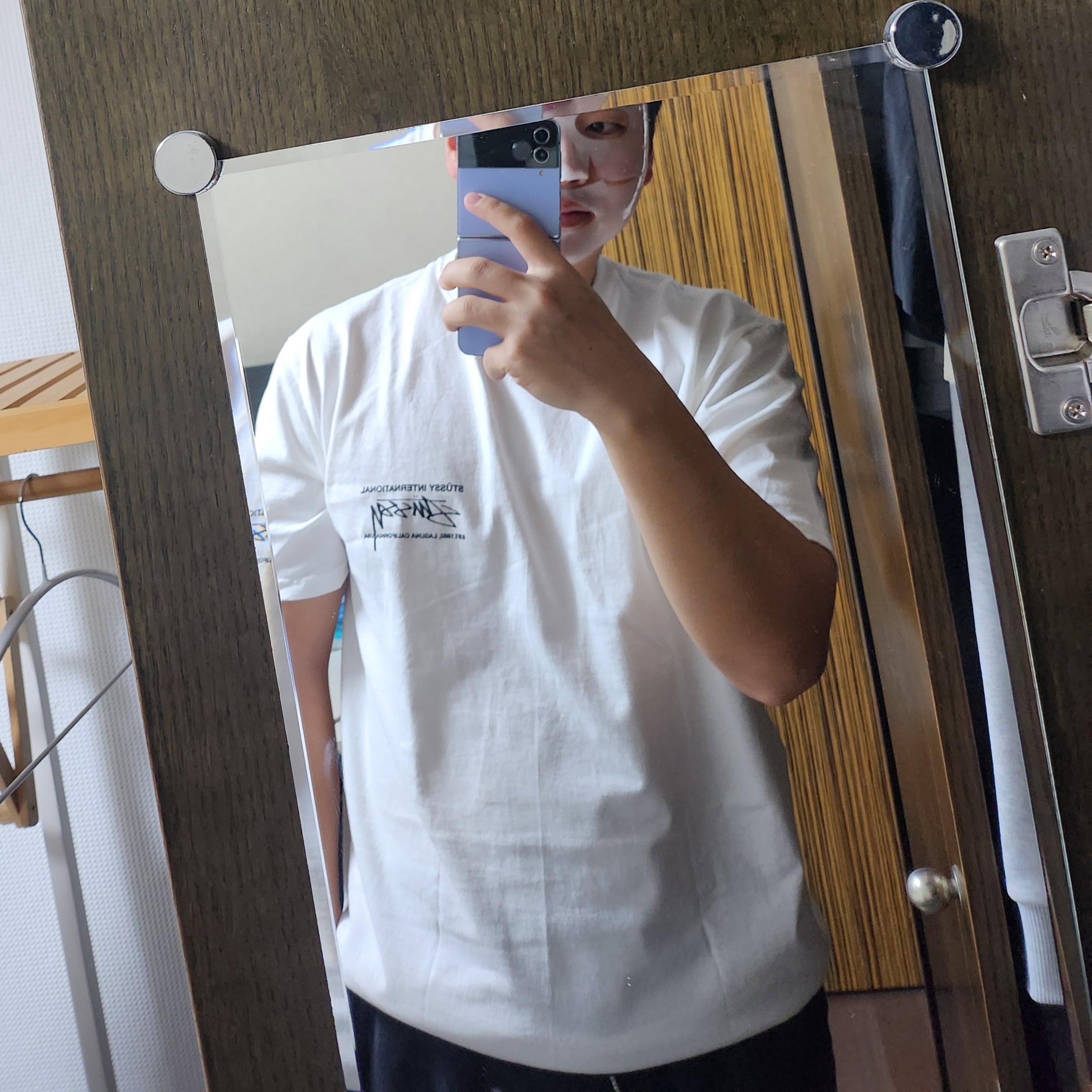 Stussy Smooth International T-Shirt White 착용 스타일