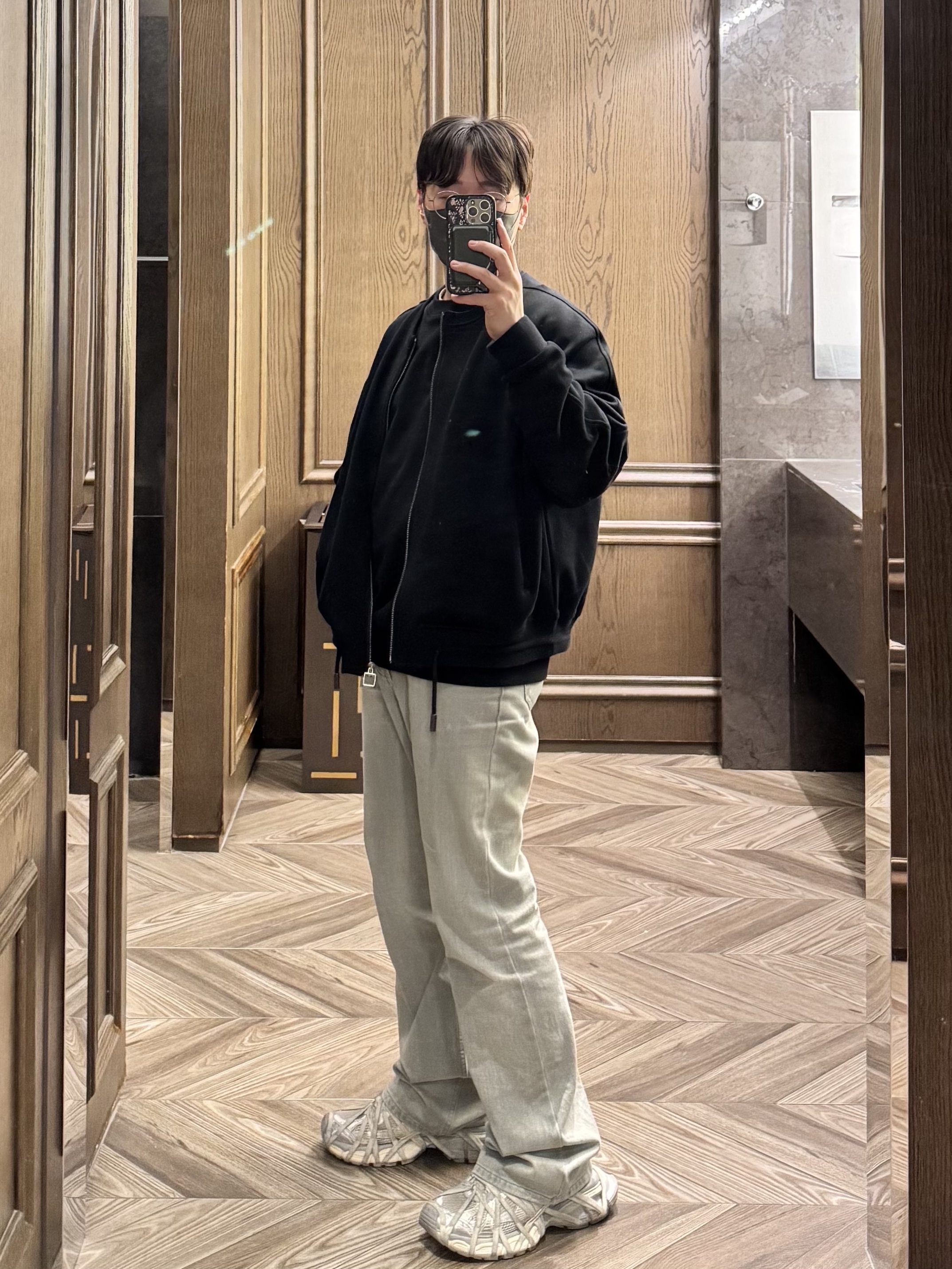 Wooyoungmi 3D Coral Back Logo Sweatshirt Black - 25SS, Wooyoungmi Straight Denim Pants Mint - 23FW 착용 스타일 - 1