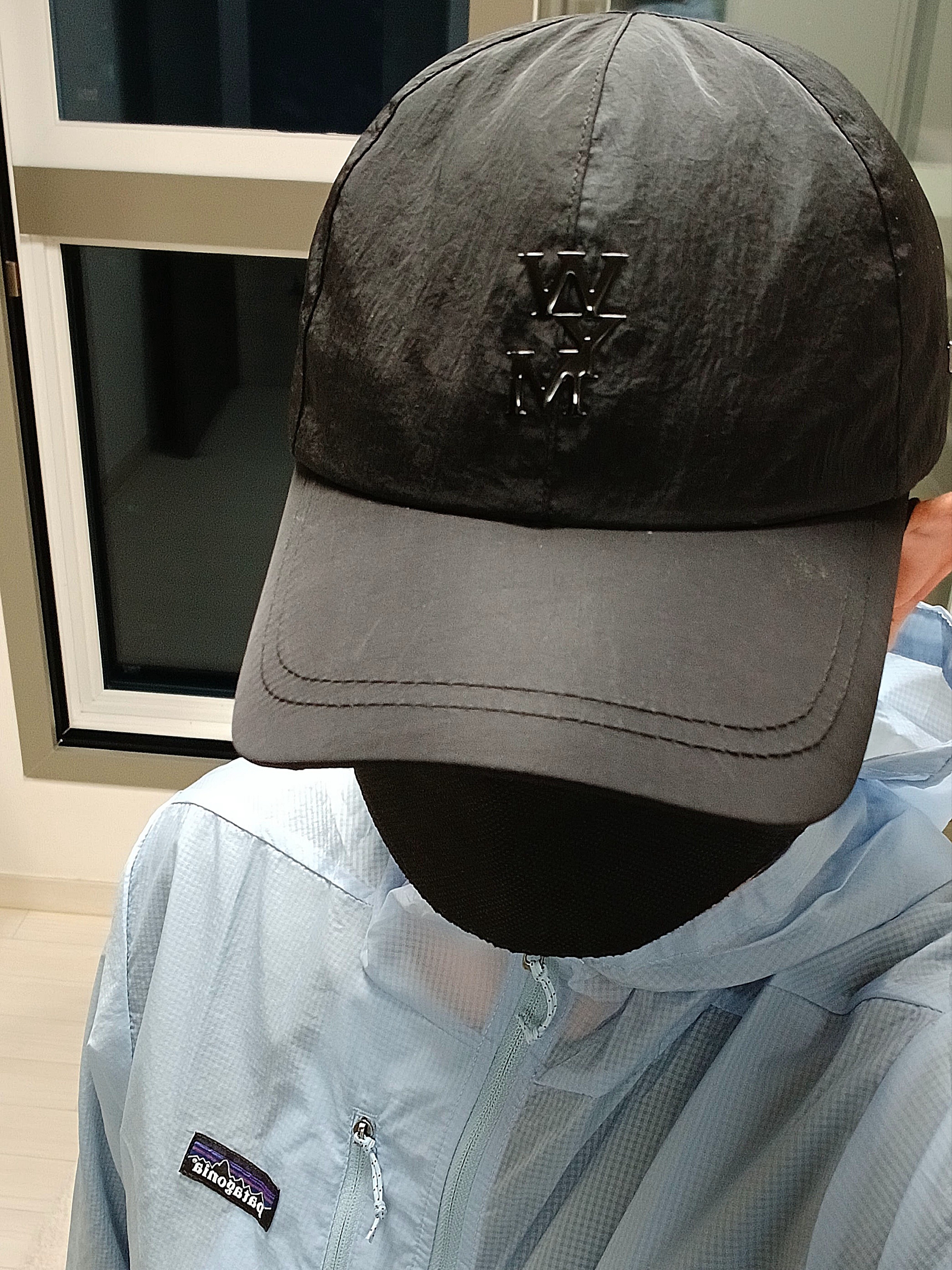 Patagonia Houdini Jacket Black/Black, Wooyoungmi Logo Camp Cap Black - 26SS 착용 스타일 - 5