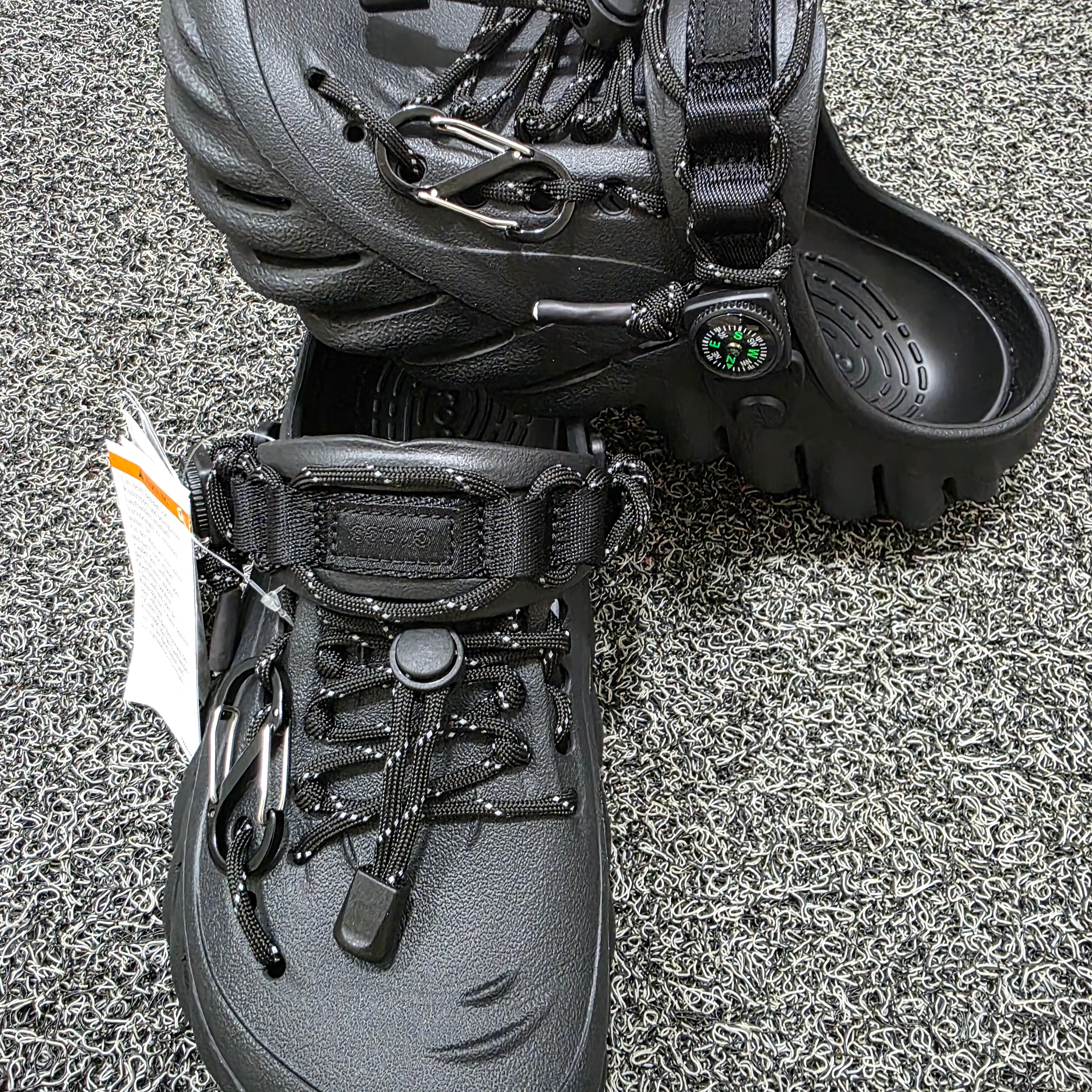 Crocs Echo Clog Black 착용 스타일 - 1