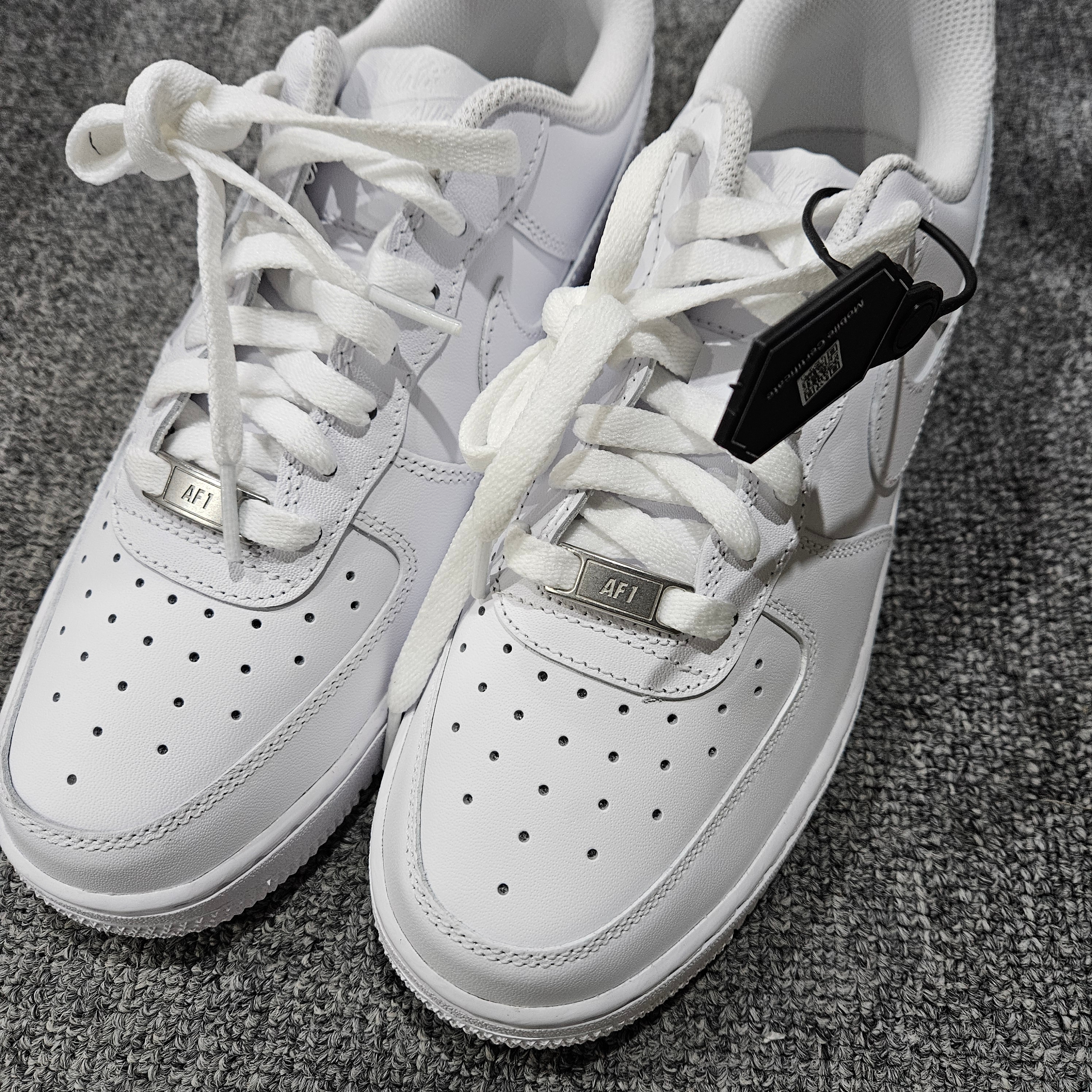 Nike Air Force 1 '07 Low White 착용 스타일 - 2