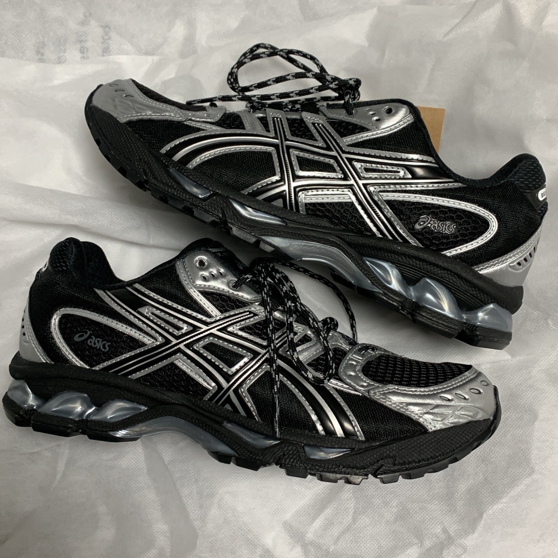 Asics Gel-Nimbus 10.1 Black Pure Silver - Korea Exclusive 착용 스타일