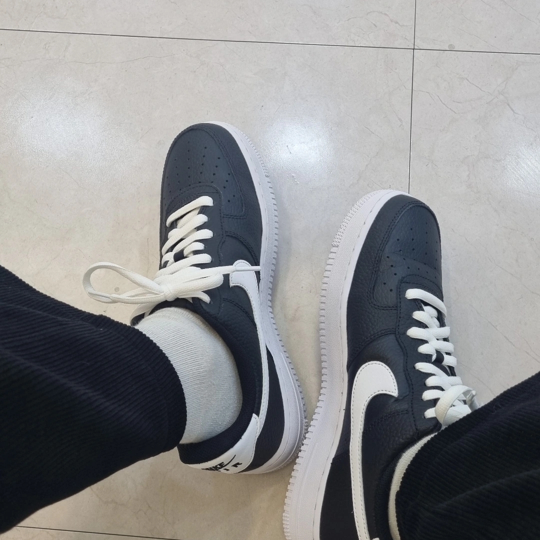 Nike Air Force 1 '07 Black White 착용 스타일