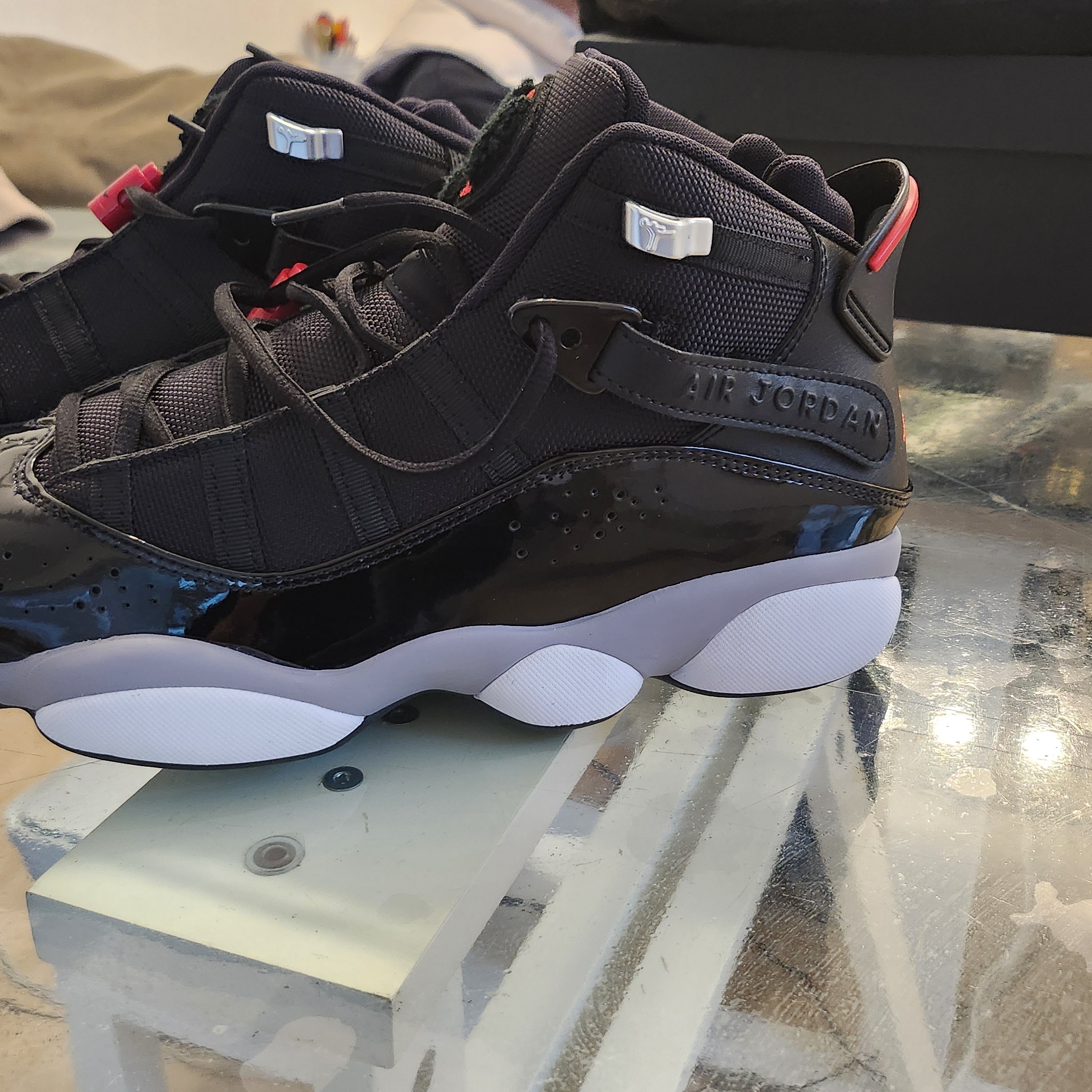 Jordan 6 Rings Black Varsity Red 2019 착용 스타일 - 2