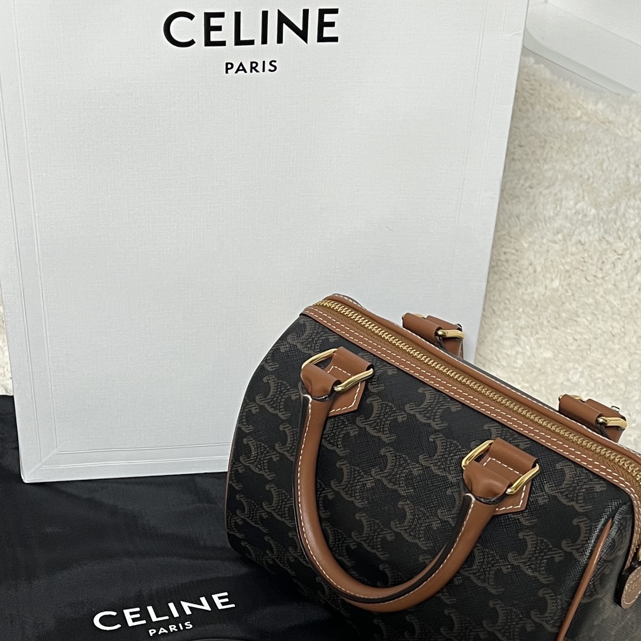 Celine Small Boston Cuir Triomphe in Triomphe Canvas Calfskin Tan 착용 스타일 - 2