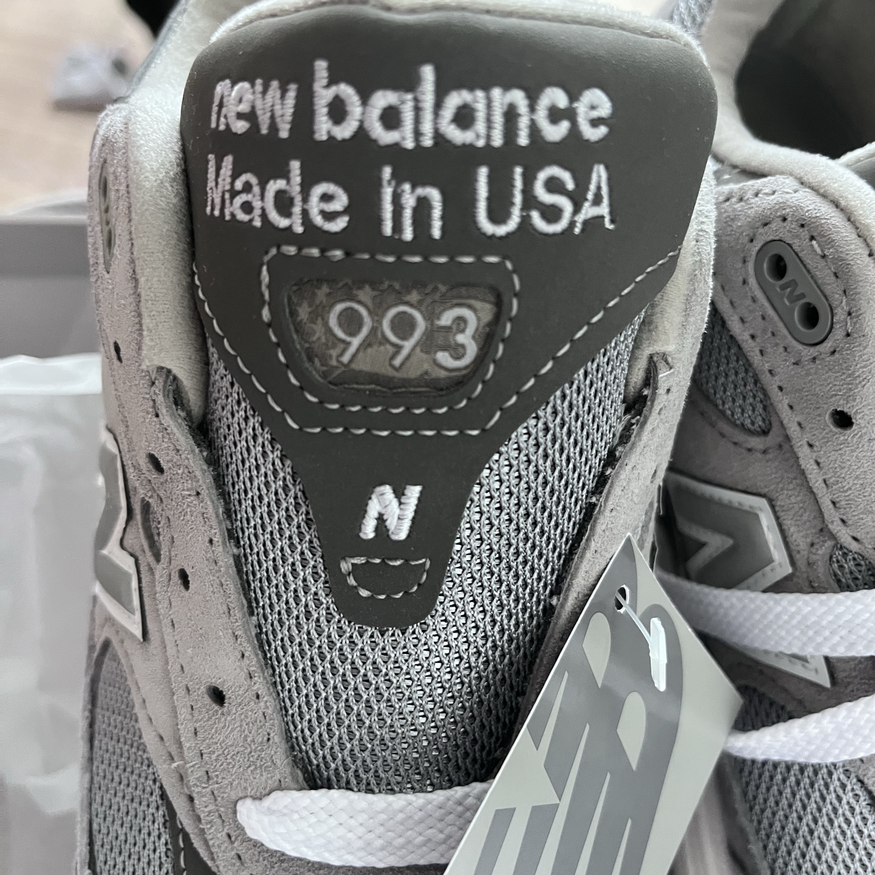 뉴발란스 993 메이드 인 USA 그레이 - D 스탠다드 착용 스타일 - 2