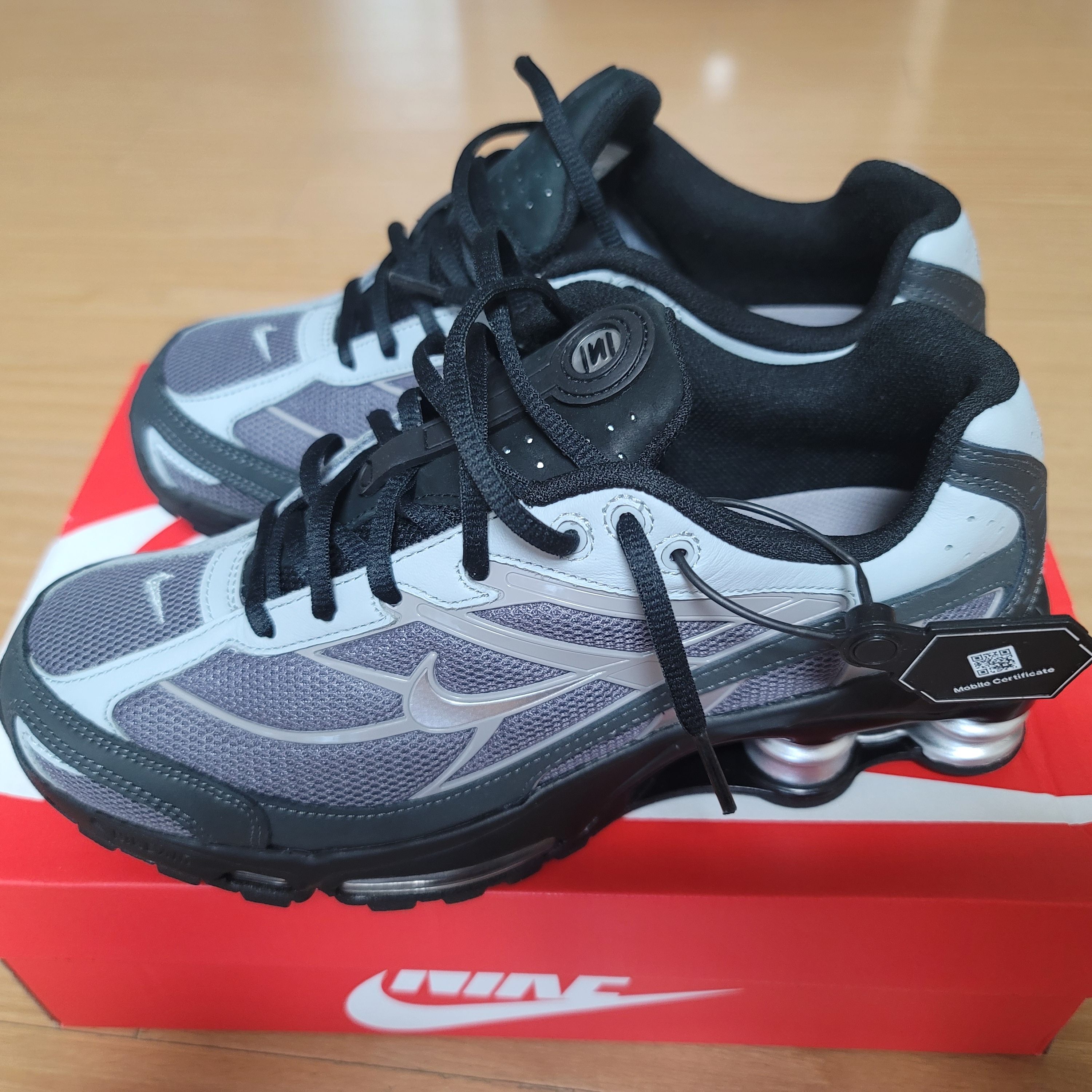 Nike Shox Ride 2 Light Graphite Anthracite 착용 스타일 - 2