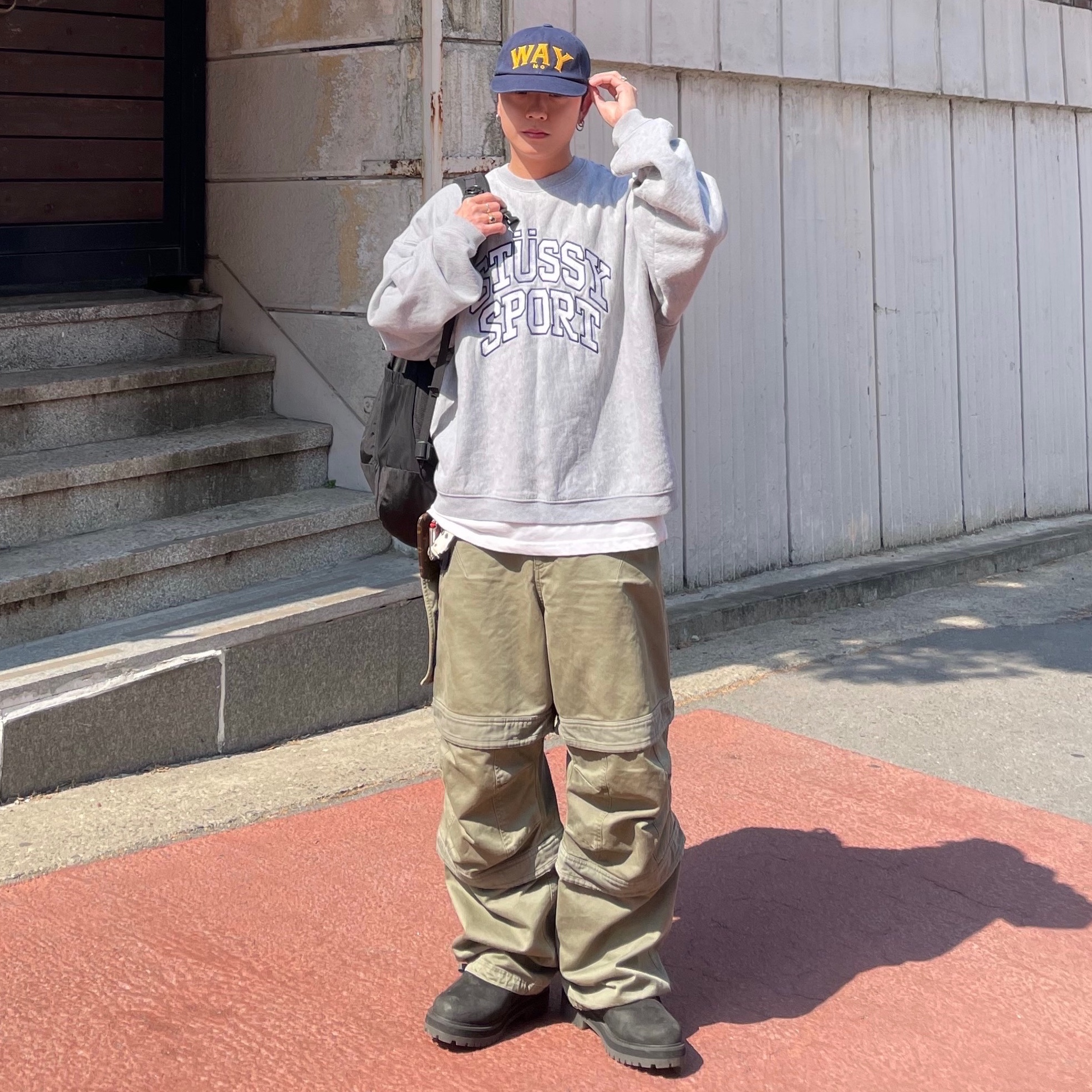 Stussy Relaxed Oversized Crew Grey Heather 착용 스타일
