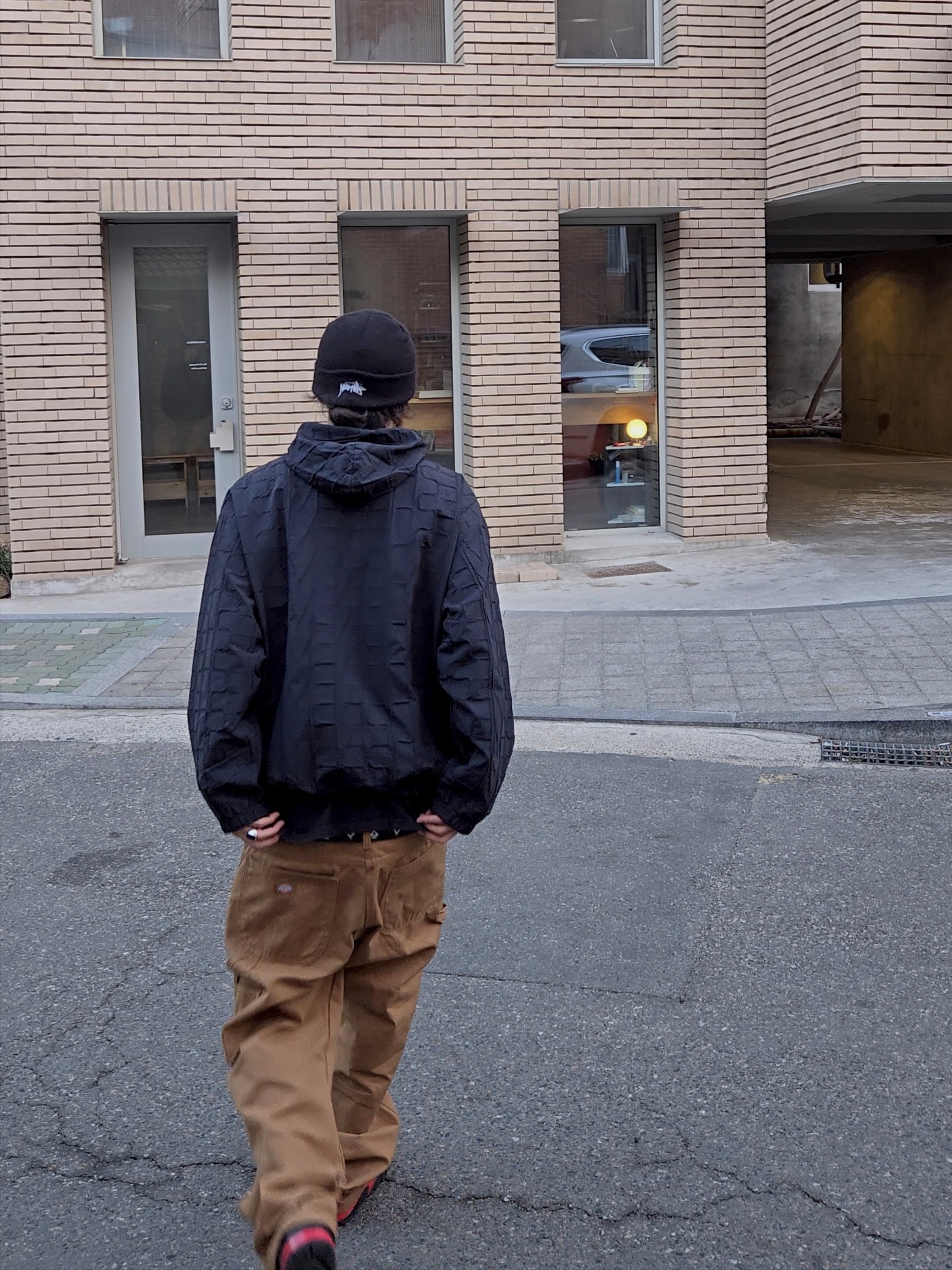 Supreme Repeat Stitch Anorak Black - 23SS, Stussy Stock Cuff Beanie Black 착용 스타일