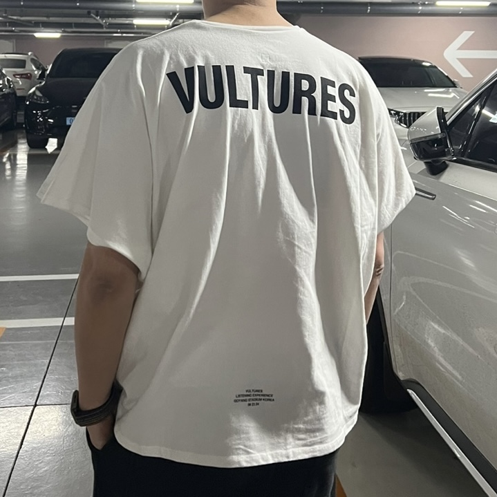 ¥$ Vultures Merch T-Shirt 2 White - Korea Exclusive 착용 스타일