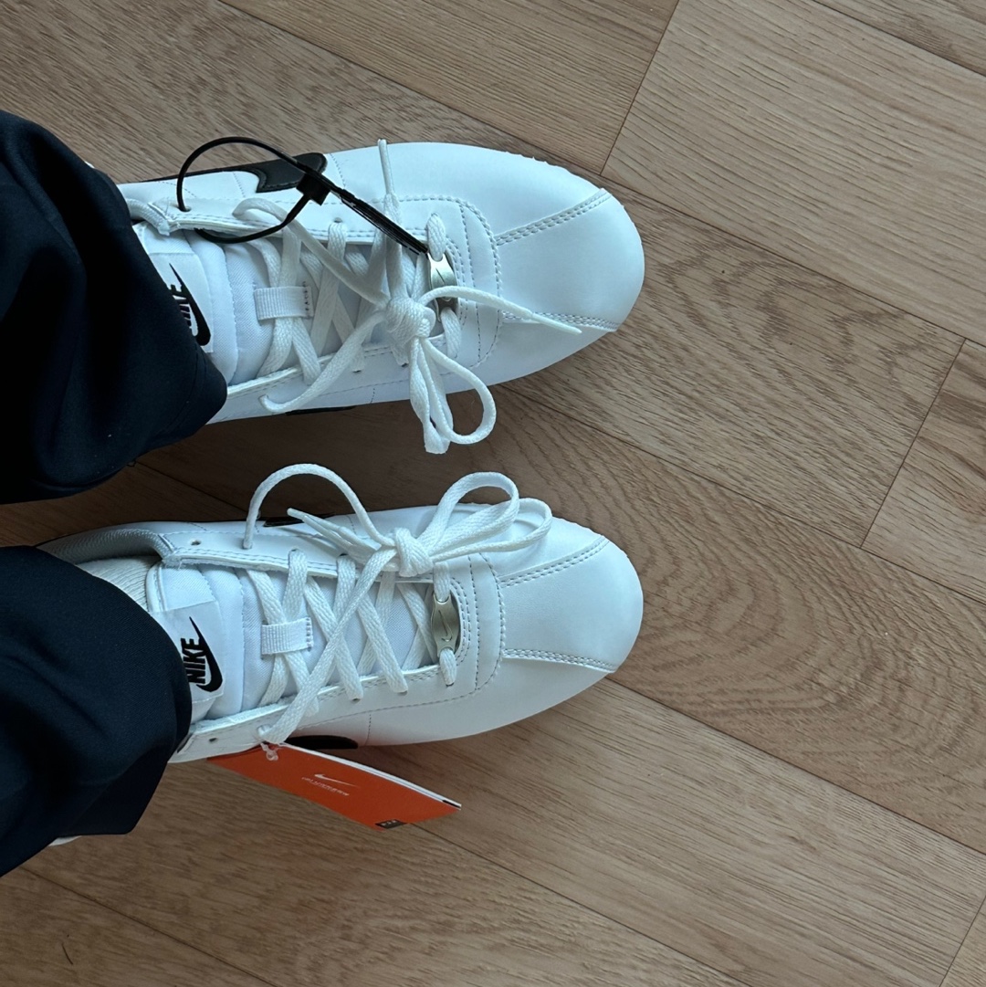 (GS) Nike Cortez White Black 착용 스타일 - 2
