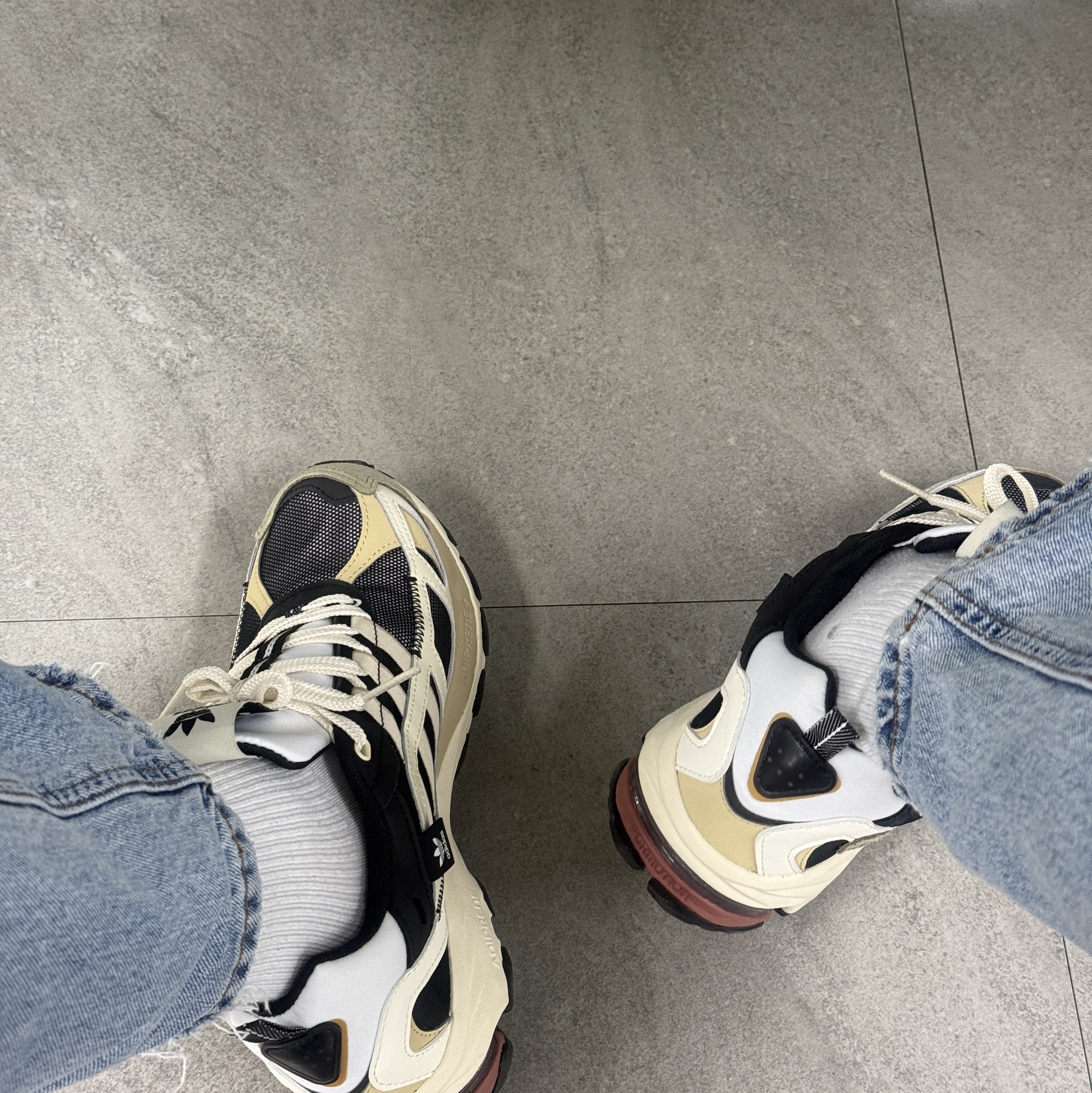 Adidas x Song for the Mute Shadowturf Core Black 착용 스타일