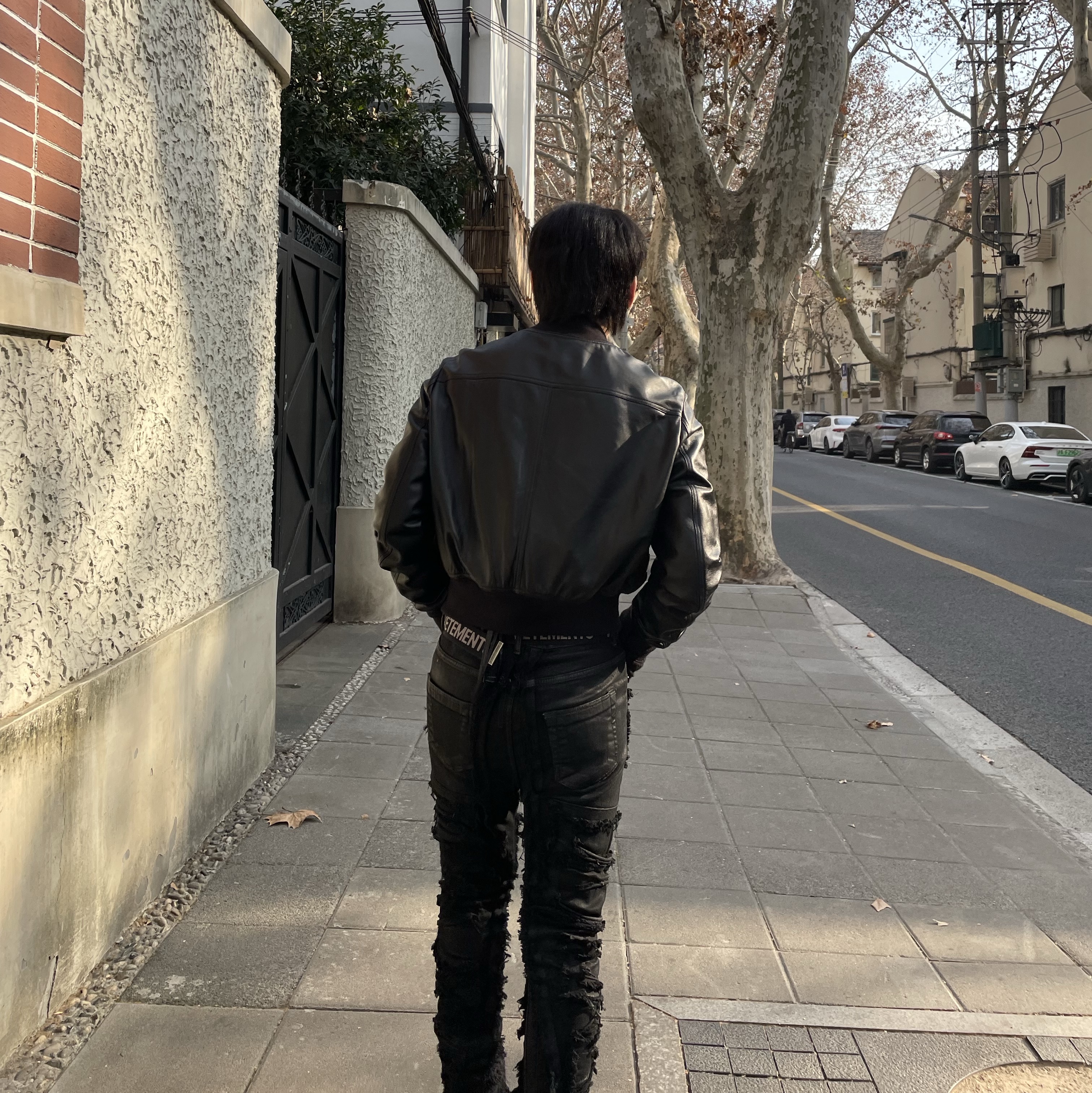 Balenciaga Arena Lambskin Aged Silver Hardware Le Cagole Beltbag Black, Dr. Martens x Rick Owens 1460 RO Quad 착용 스타일 - 4